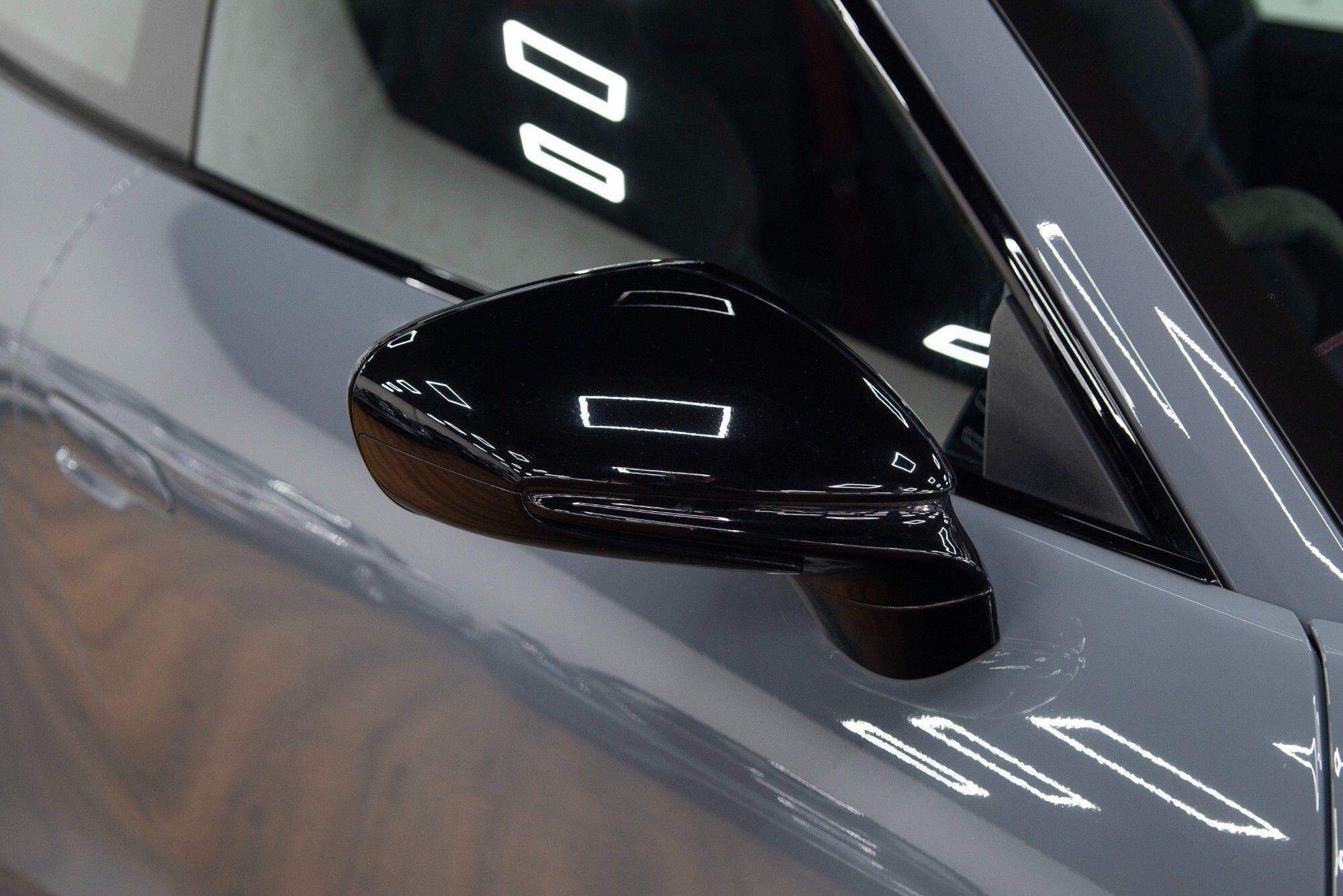 Porsche 911 view 14