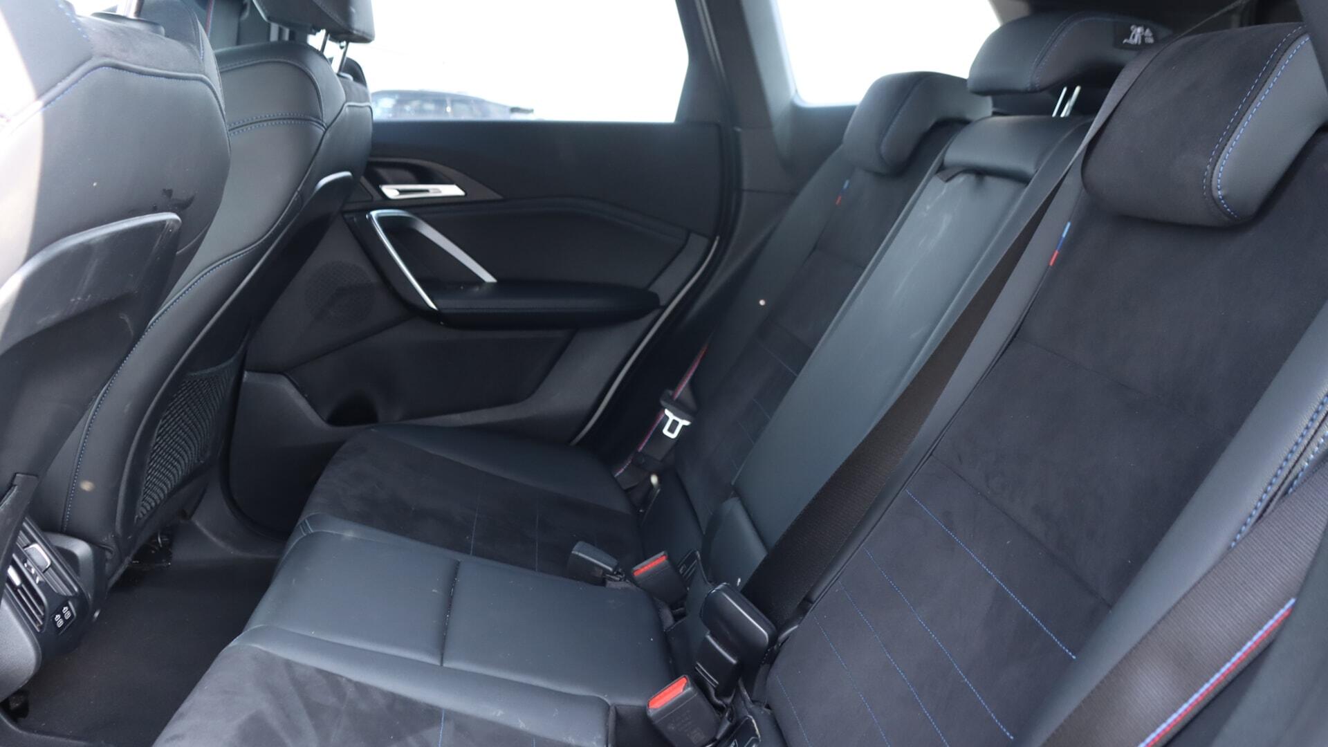 BMW Ix1 view 12