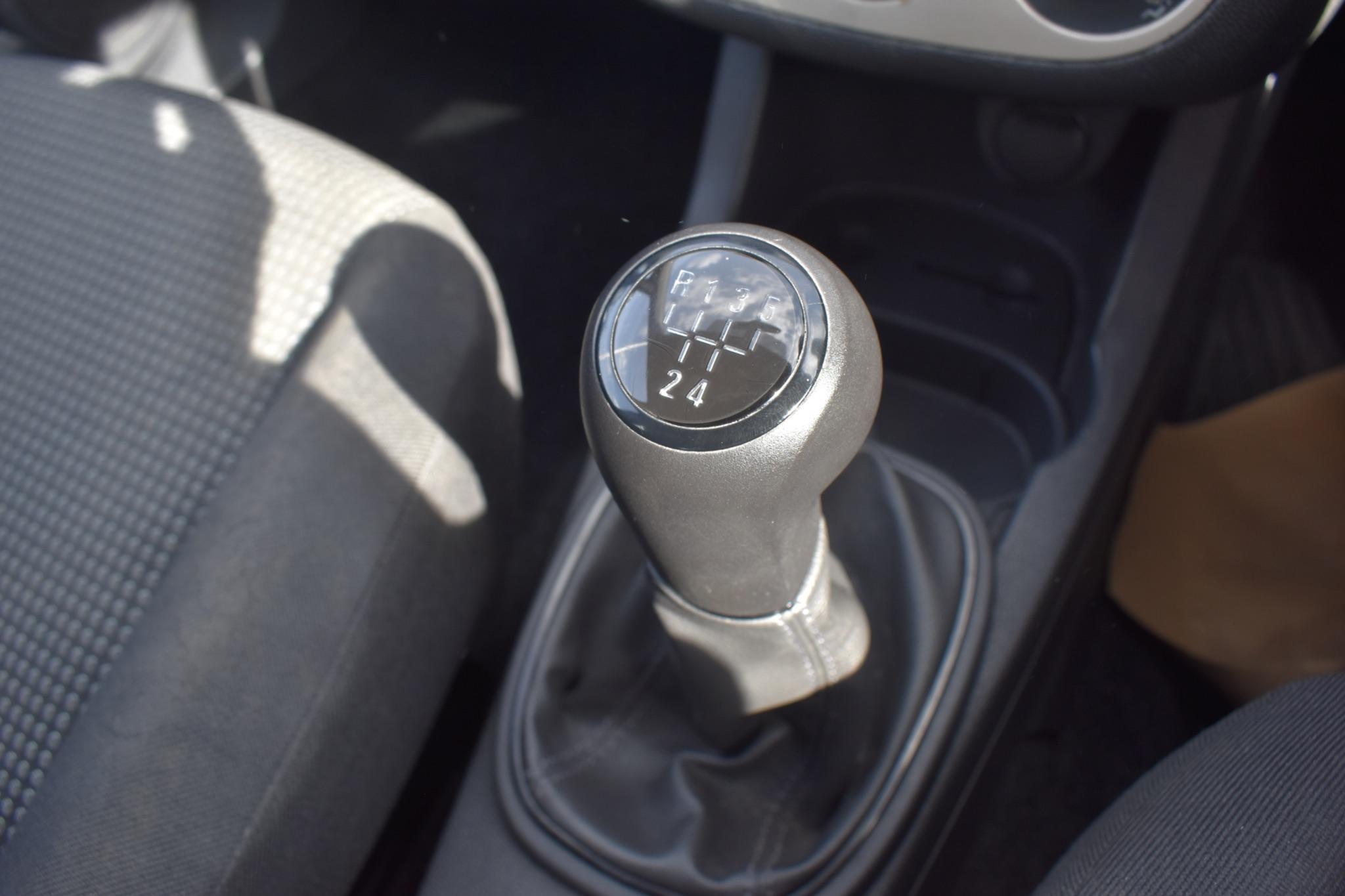 Corsa - 1.2i 16v Active 5dr - Image 18