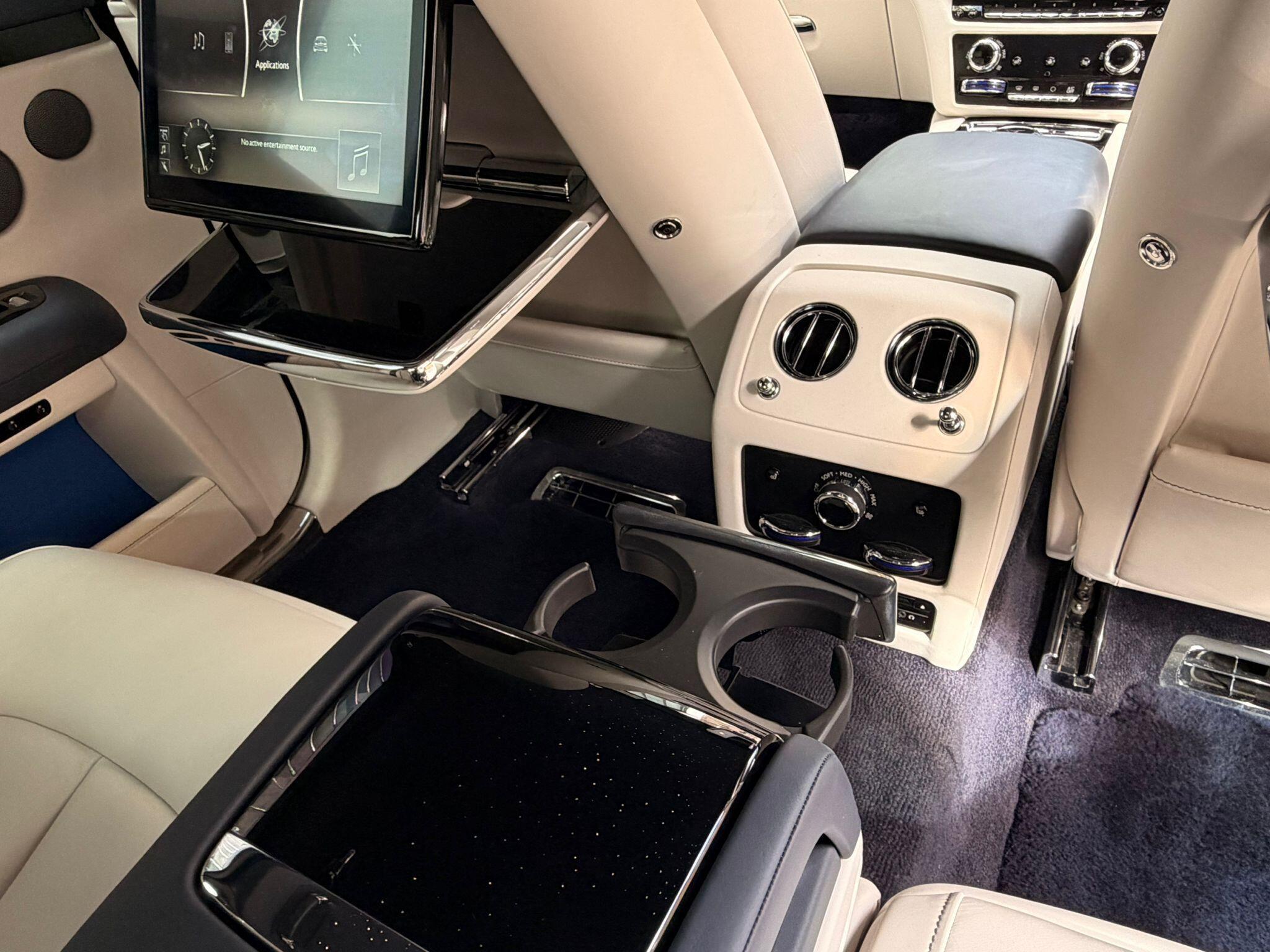 Rolls-Royce Ghost view 18