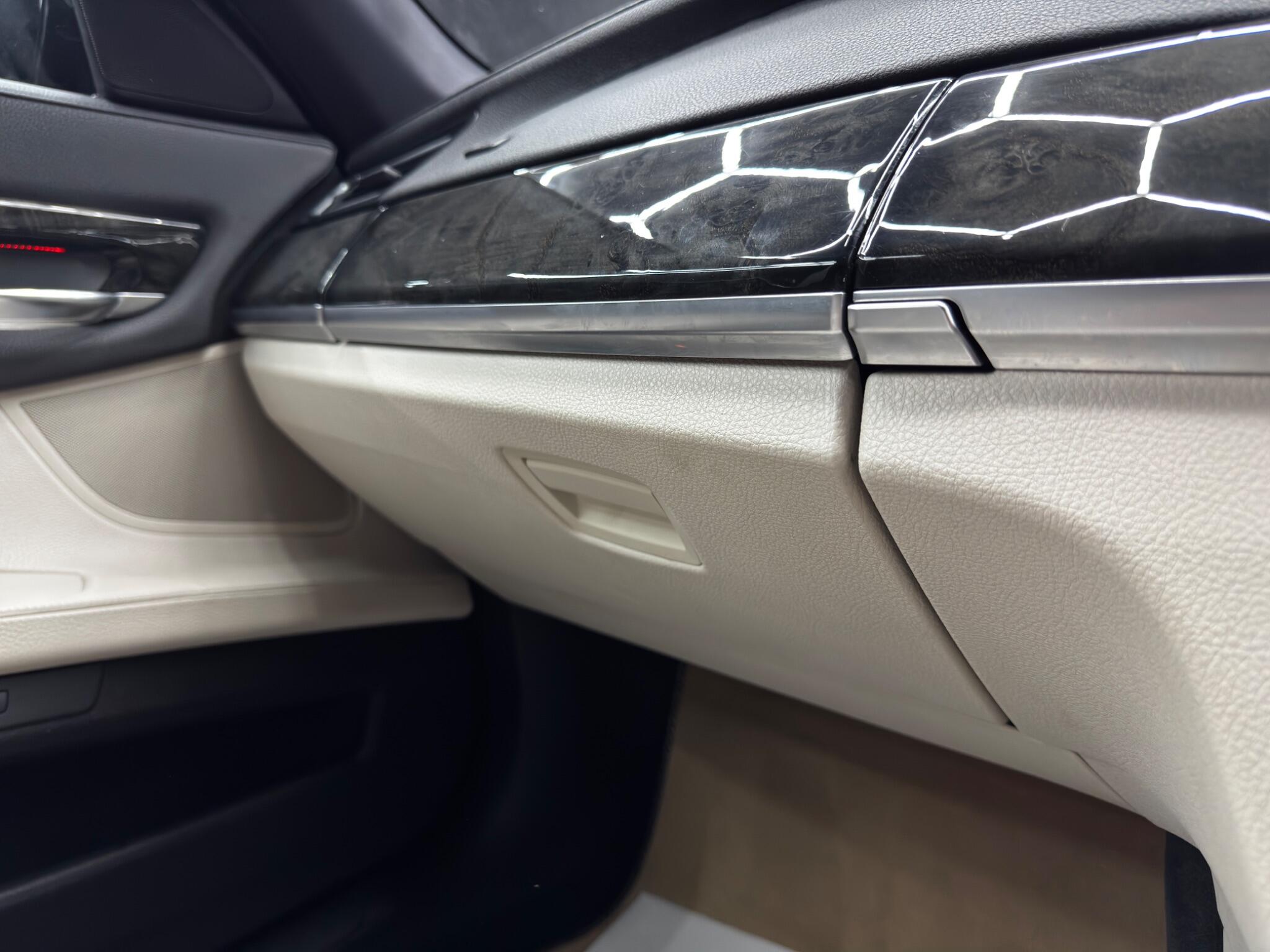 BMW 7 Series view 39