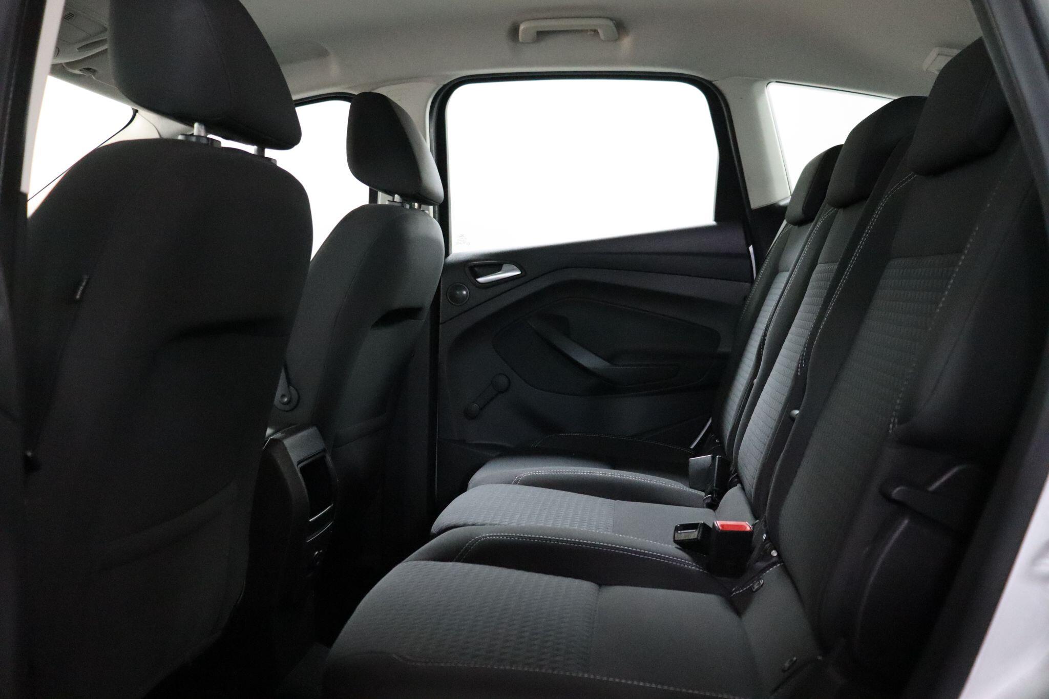 Ford C-Max view 40