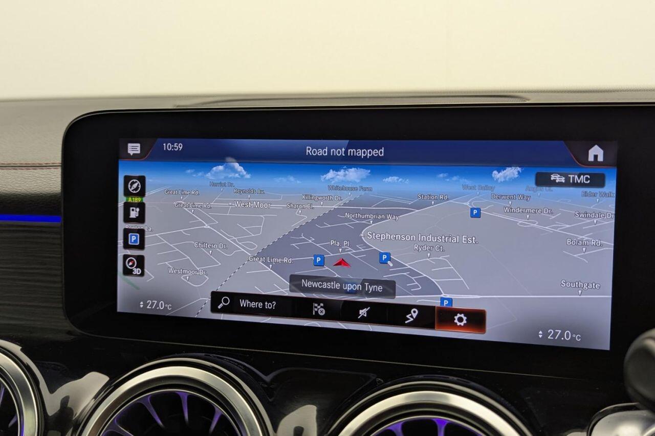 Mercedes-Benz Eqb view 13