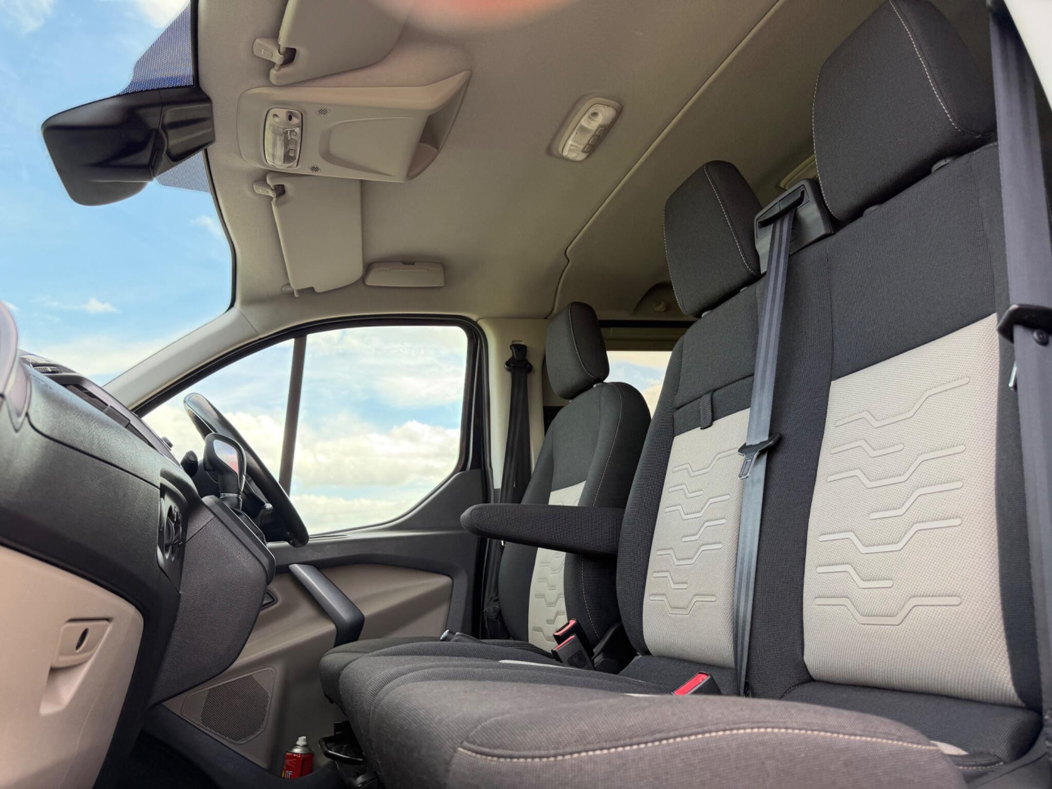 Ford Transit Custom view 23