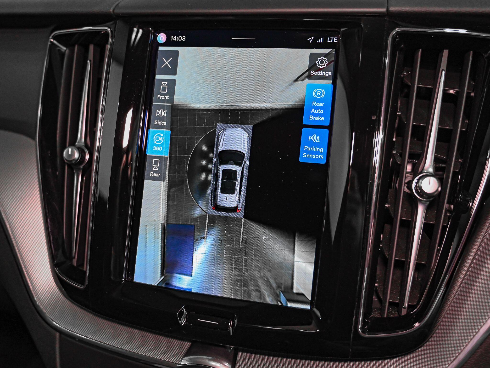 Volvo XC60 view 12