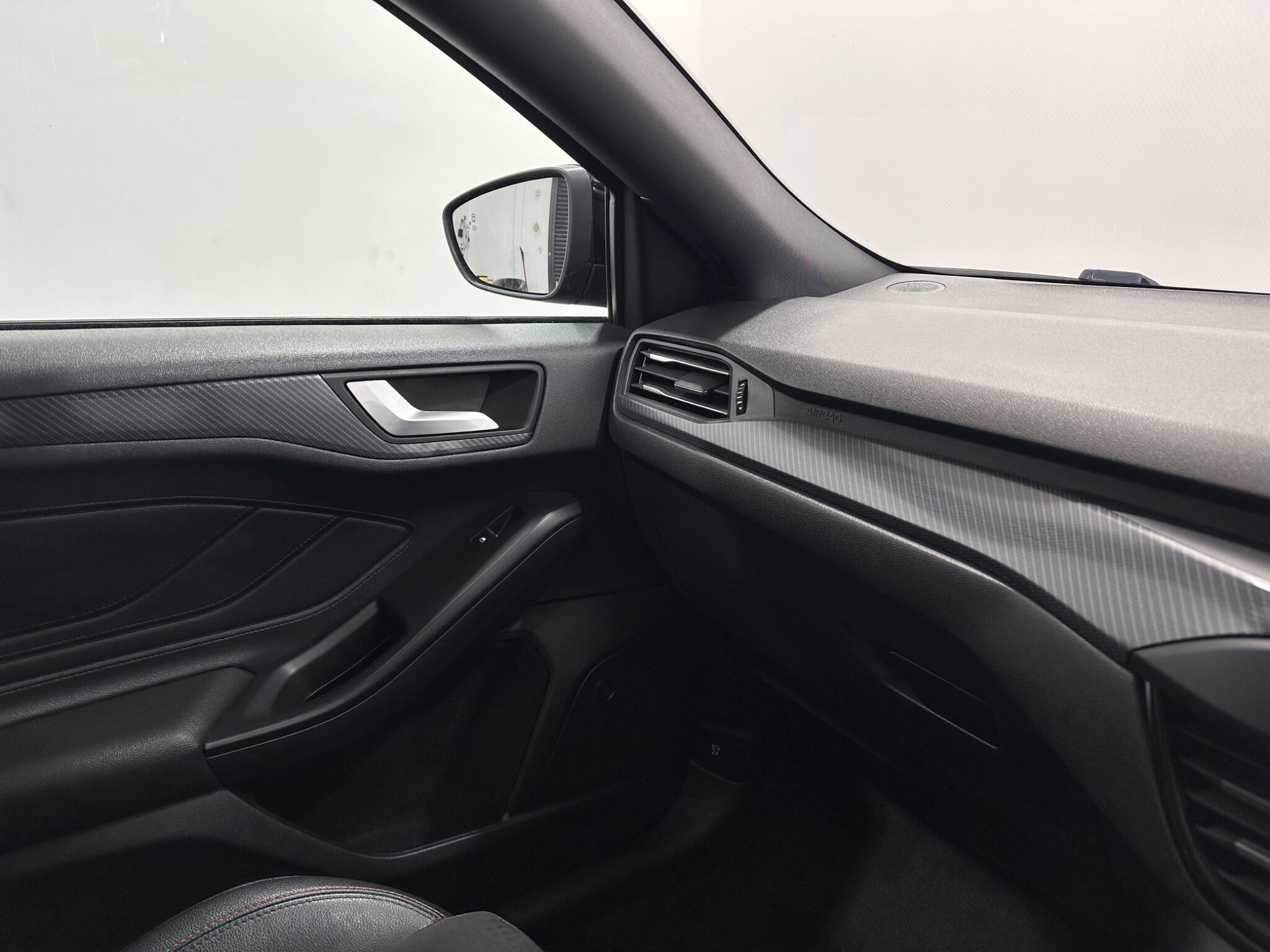 Ford Focus view 25