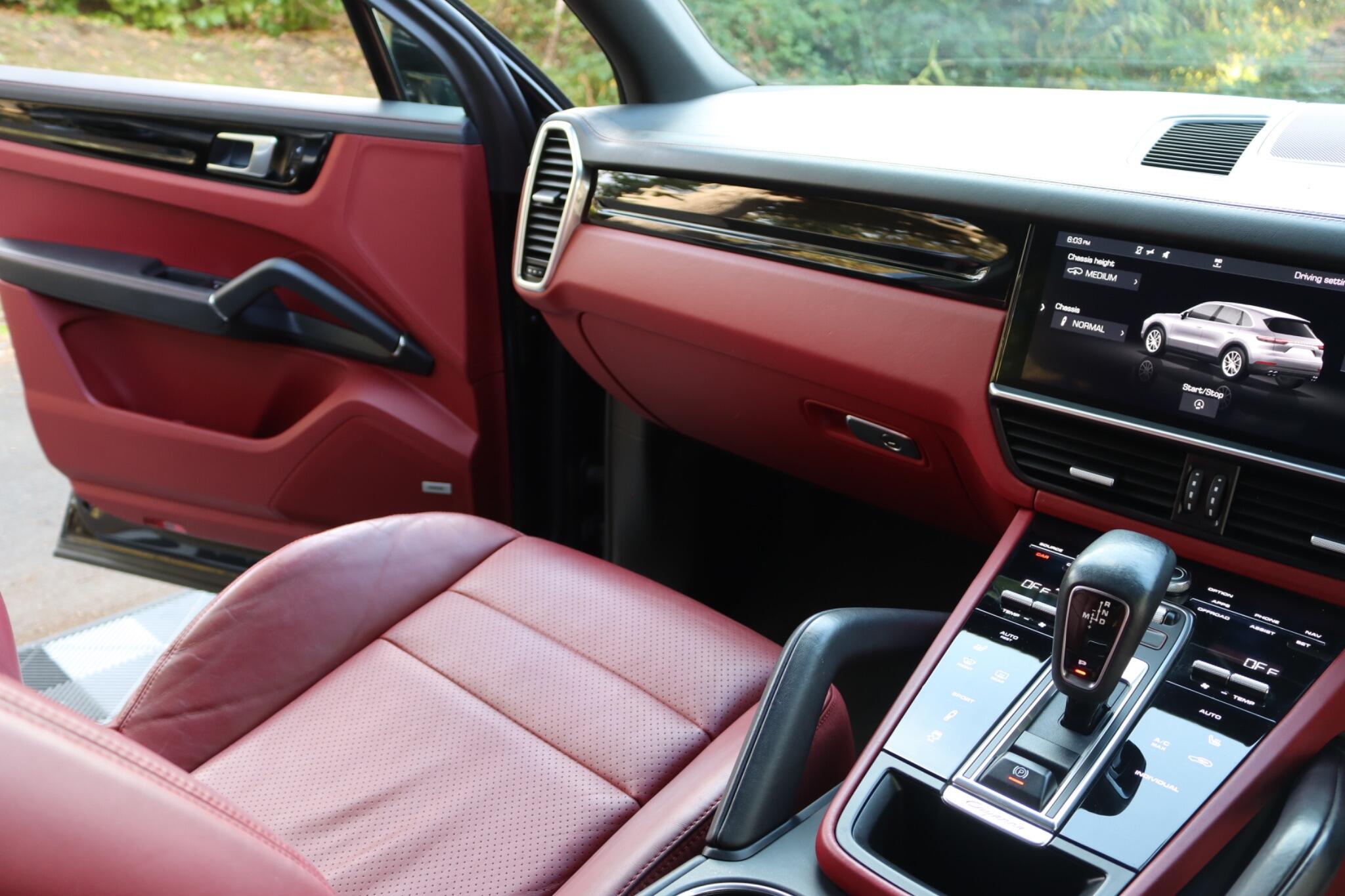 Porsche Cayenne view 50