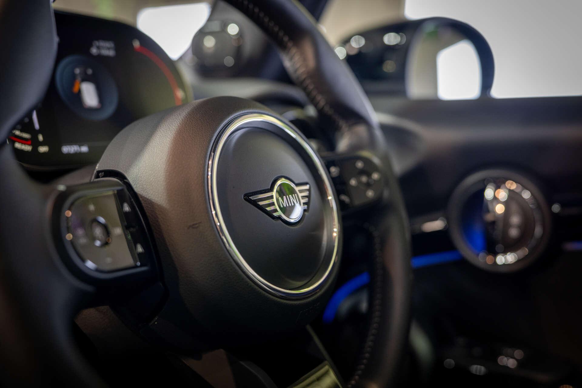 Mini Cooper view 30