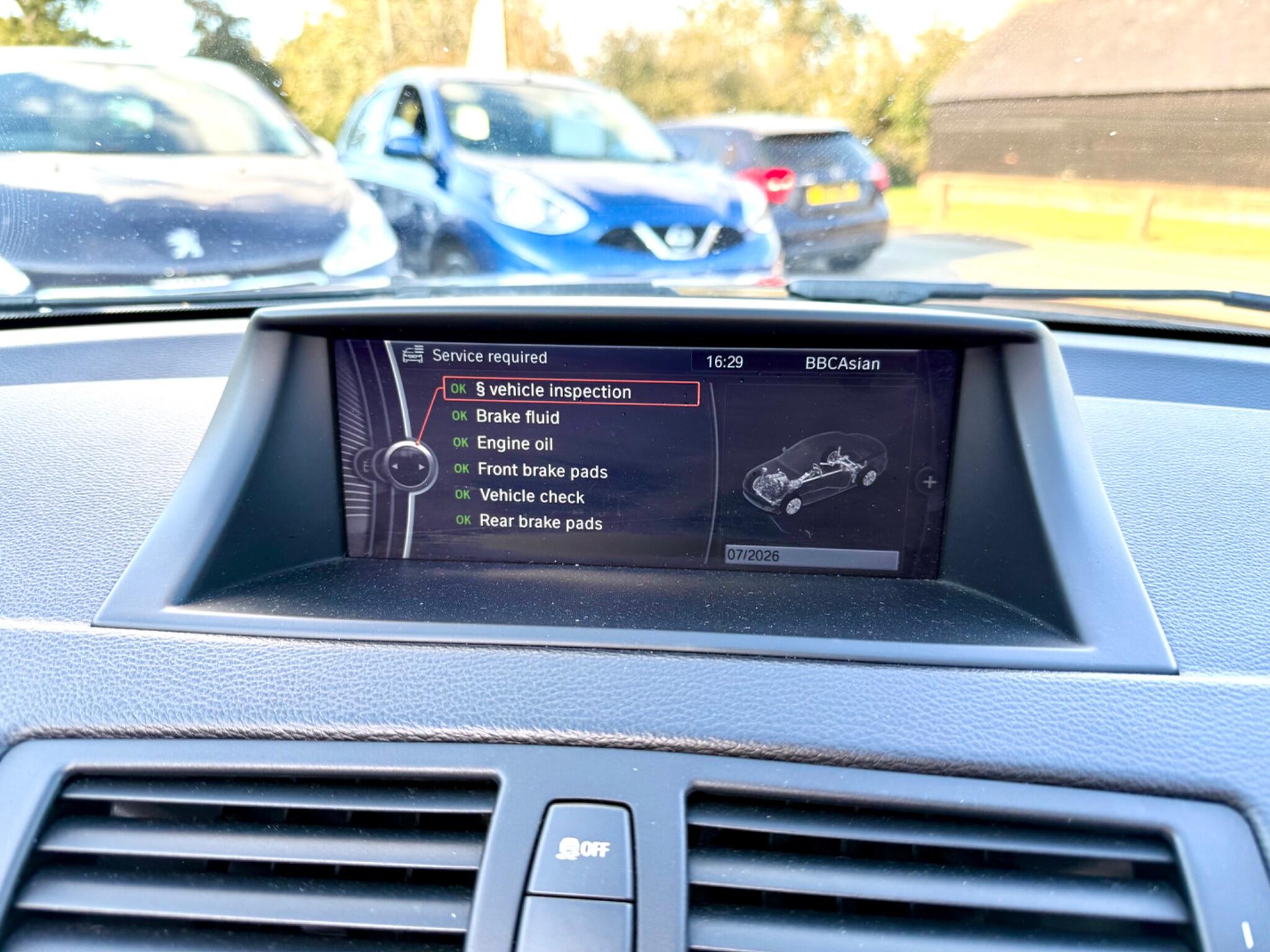 2012 BMW 1 Series image 36