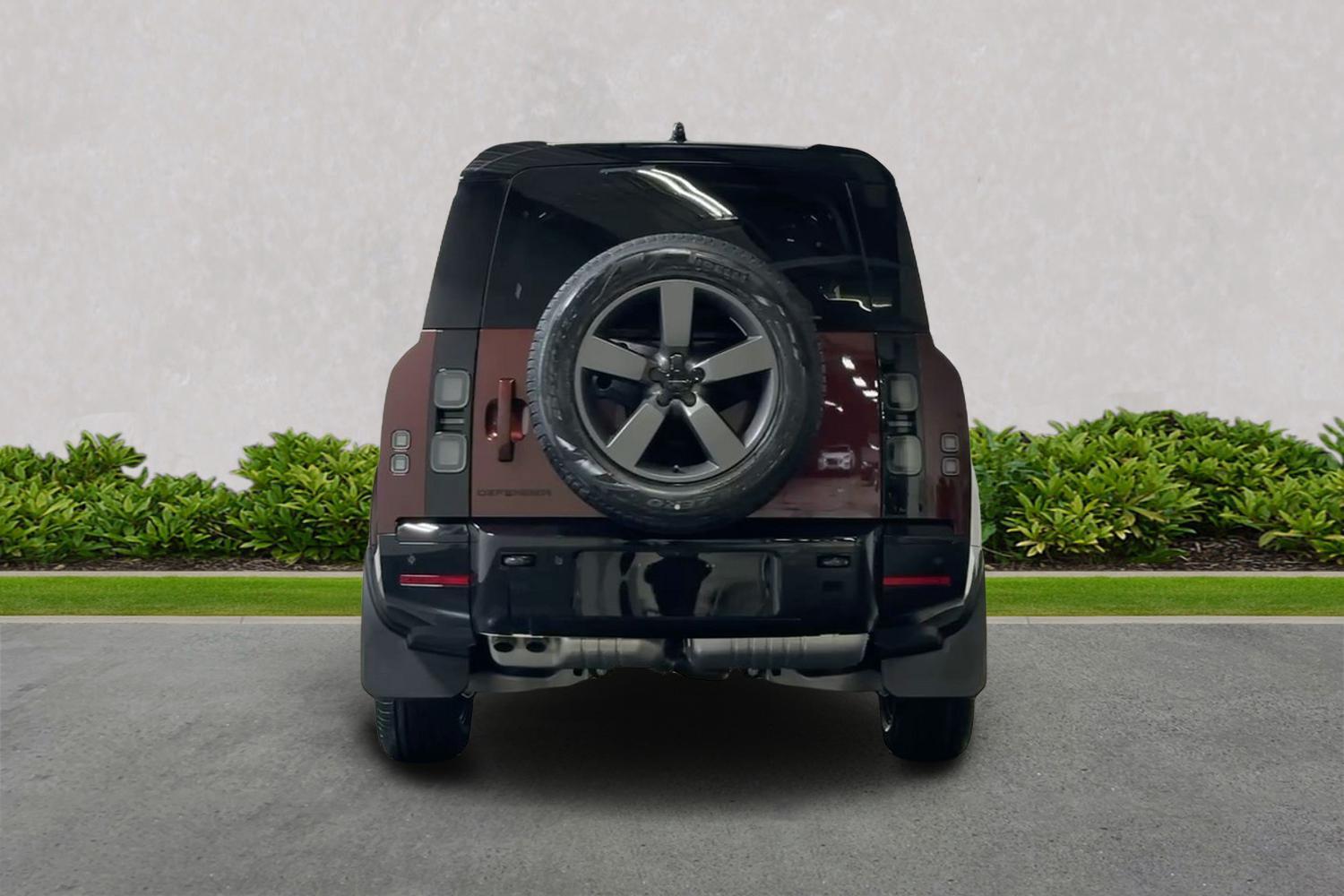 Land Rover Defender view 4