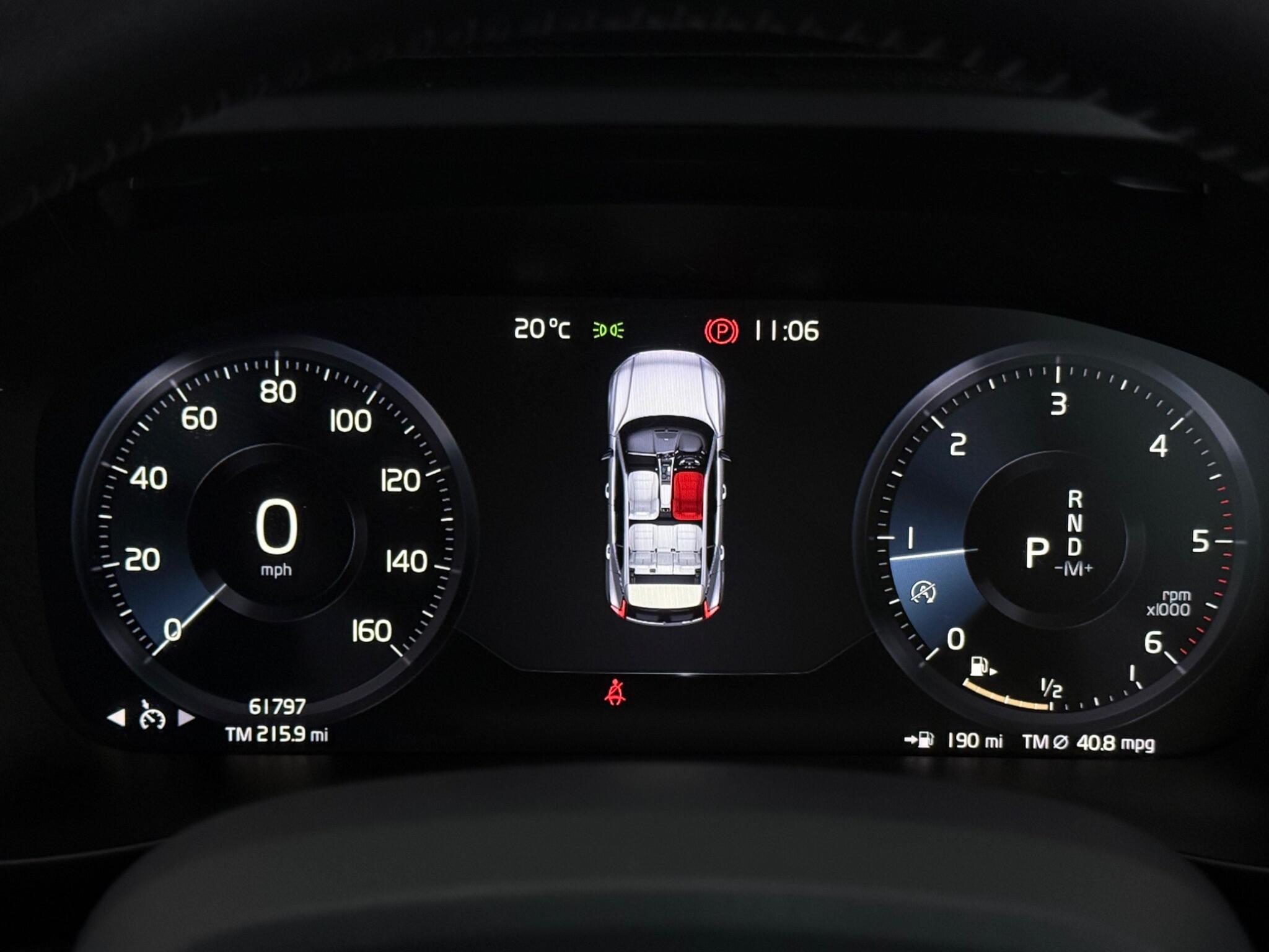 Volvo XC40 view 14