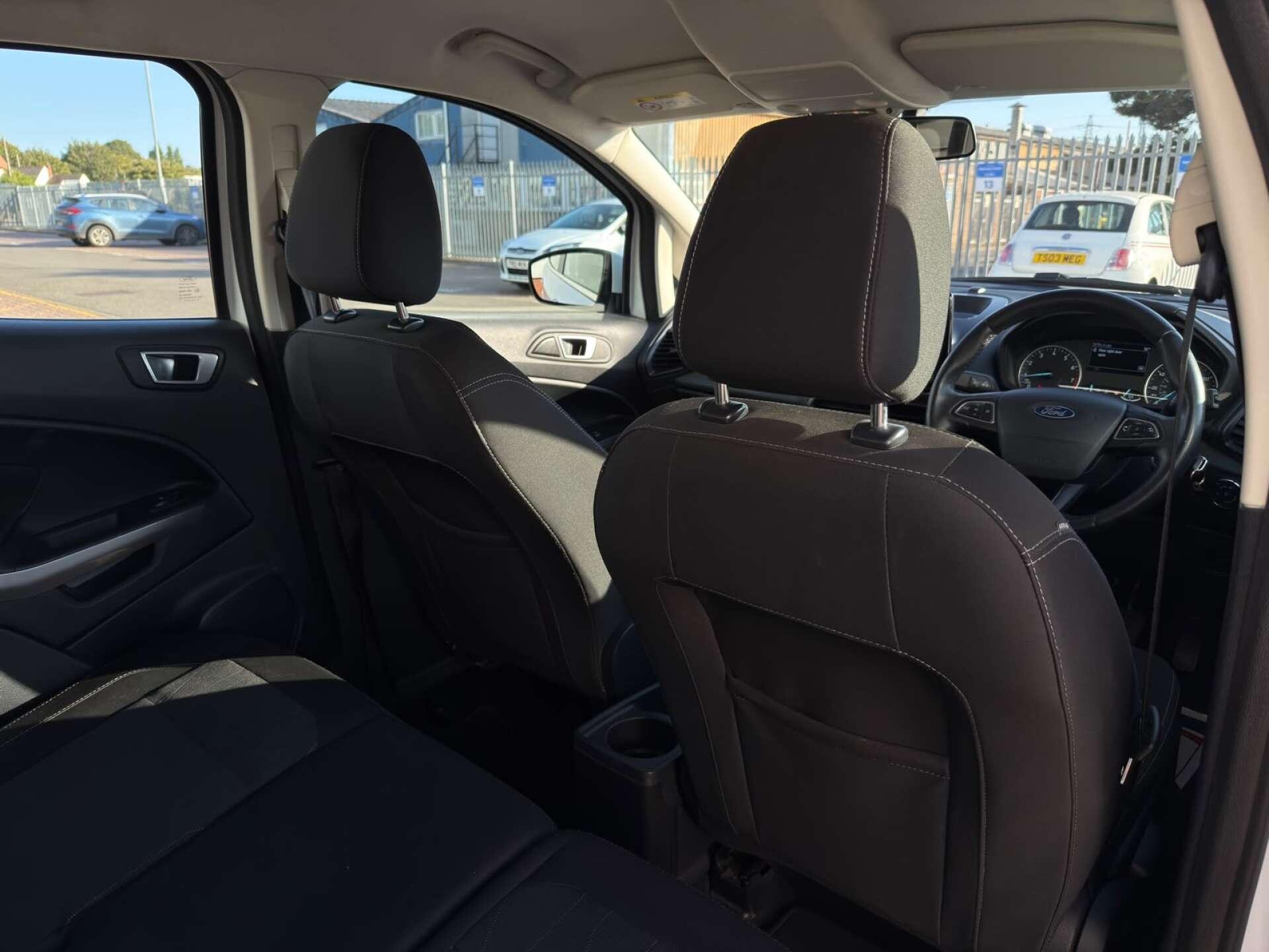 Ford Ecosport view 23