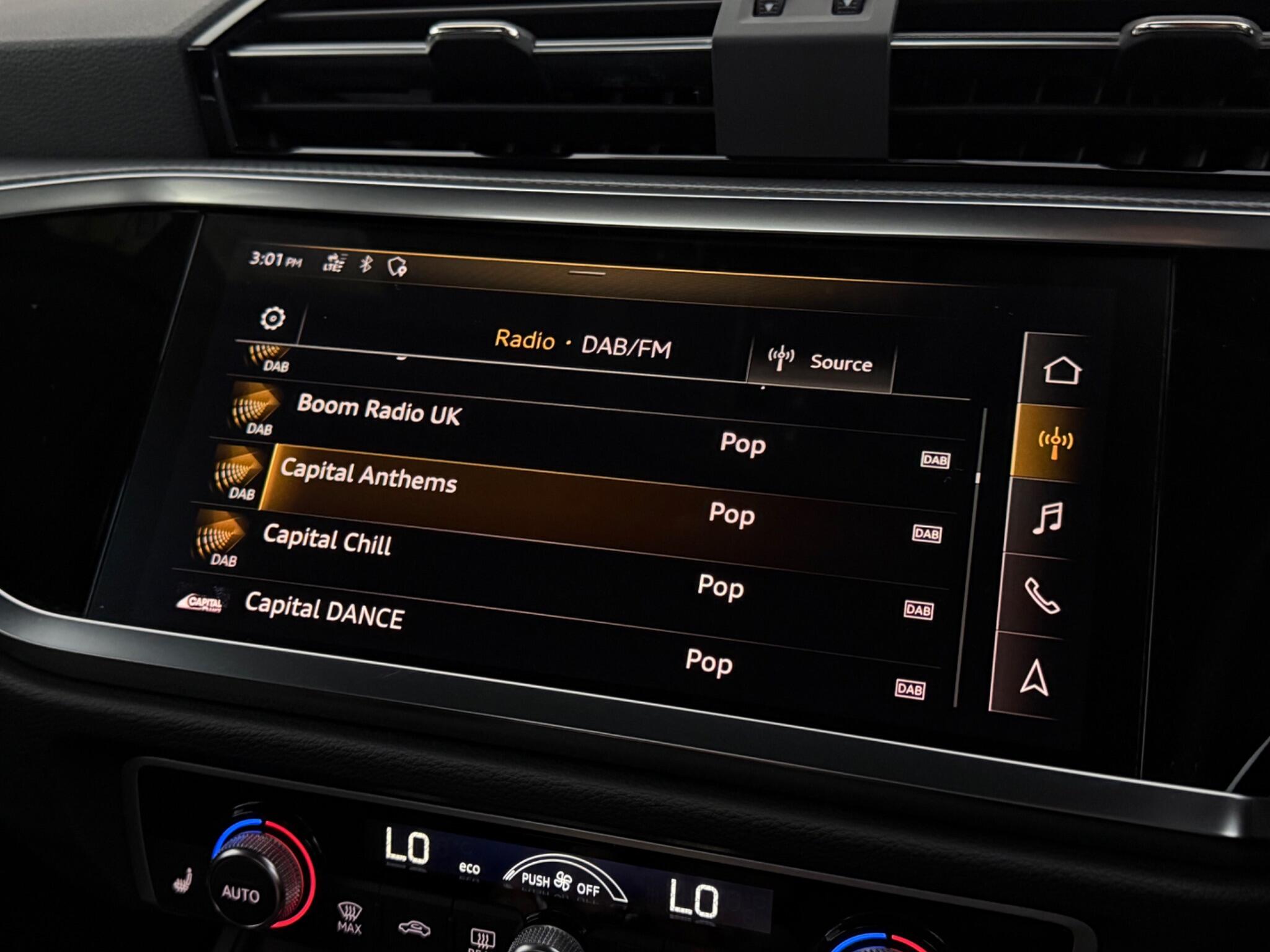 Audi Q3 view 27