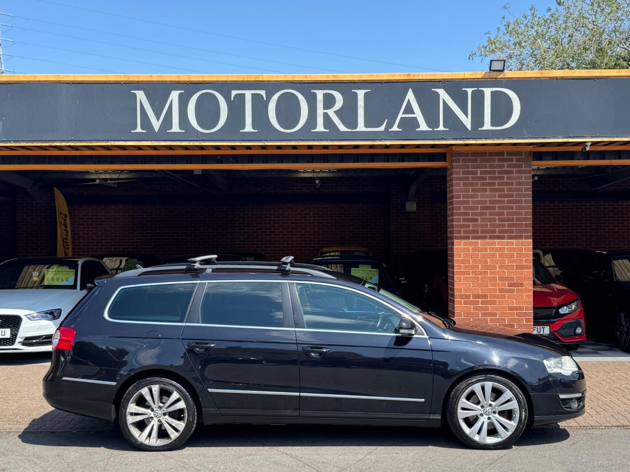 Volkswagen Passat view 4