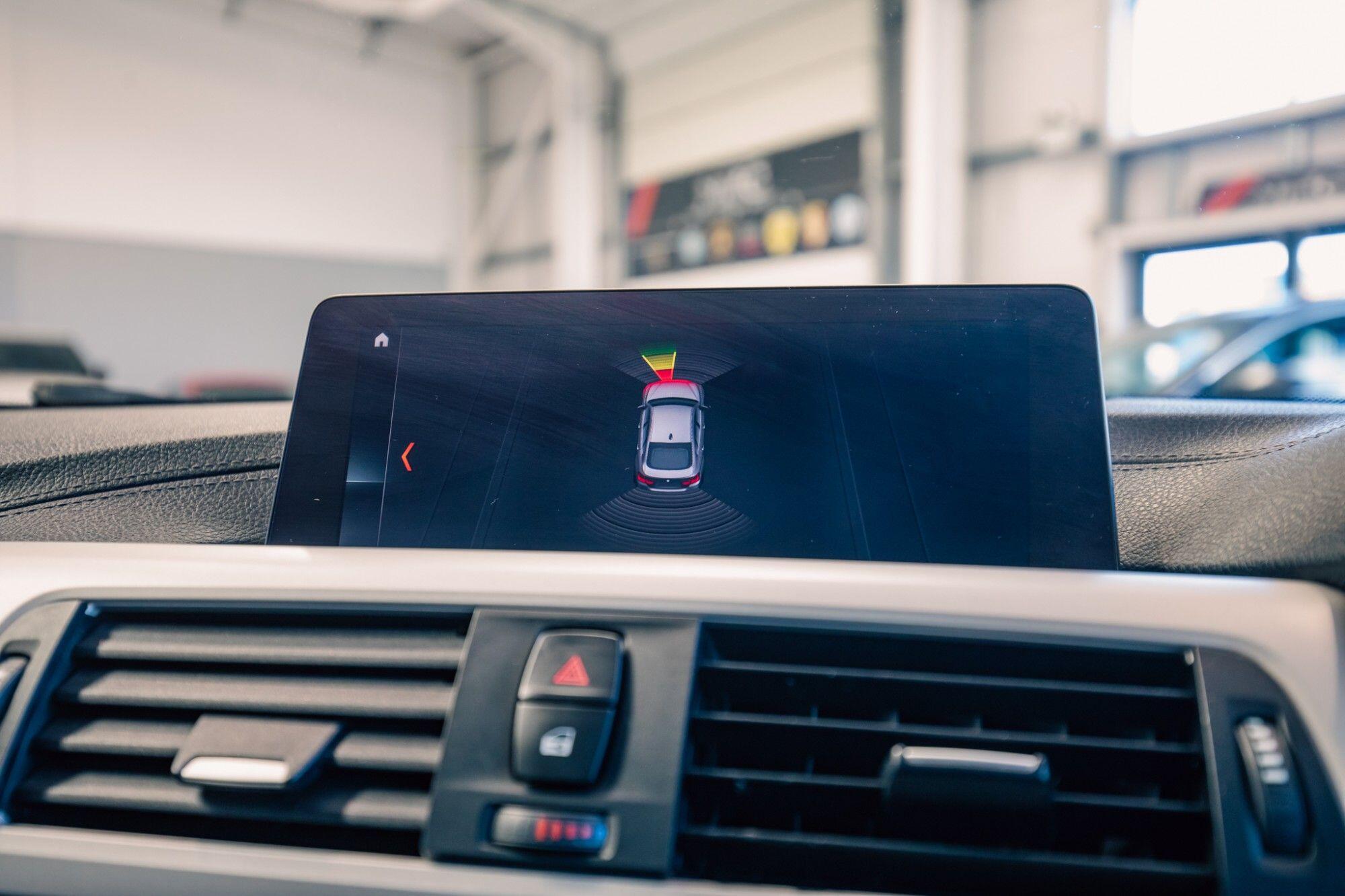 BMW 4 Series view 14