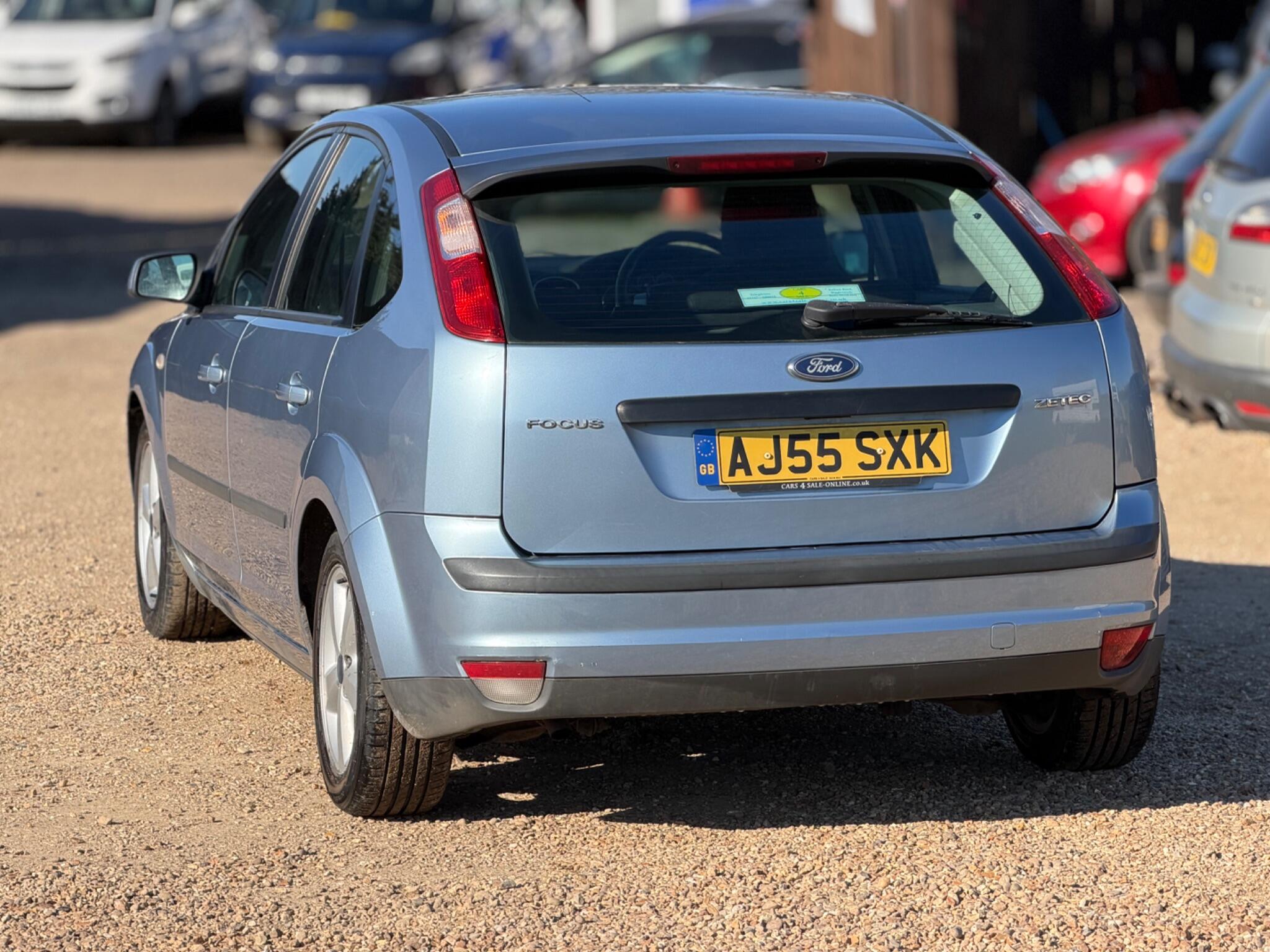 2006 Ford Focus 1.6 Zetec Climate 5dr image 9