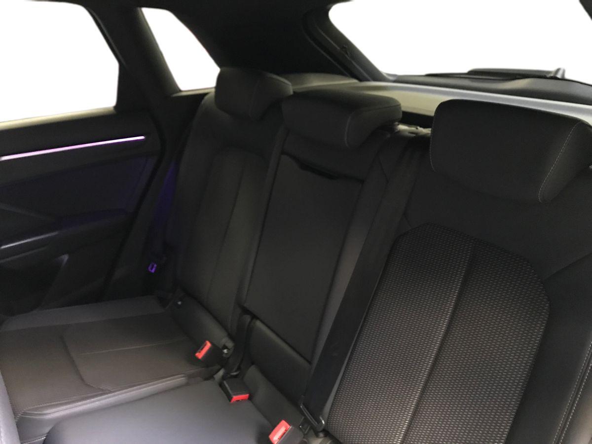 Audi Q3 view 7
