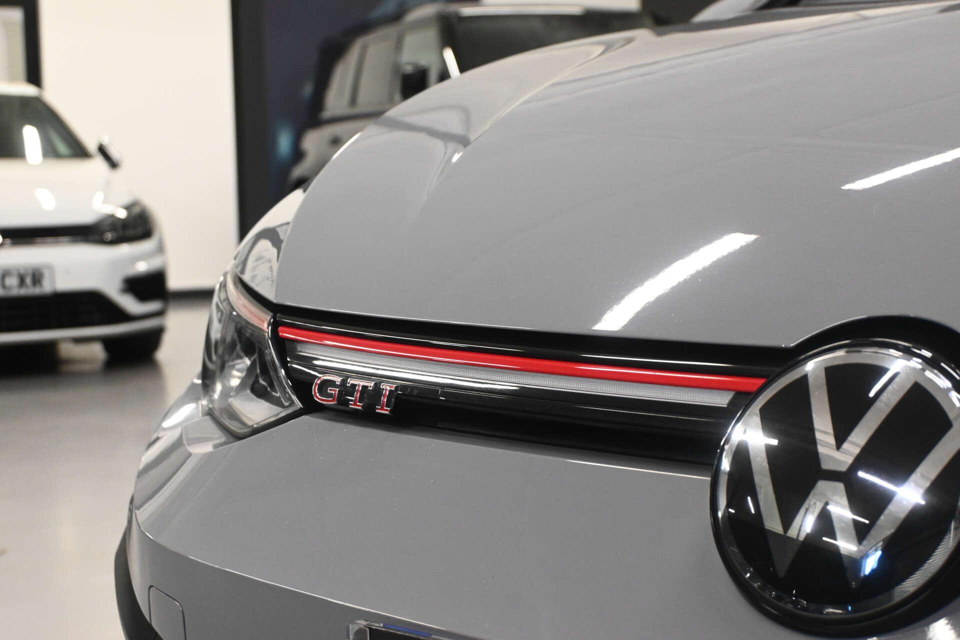 Volkswagen Golf view 24