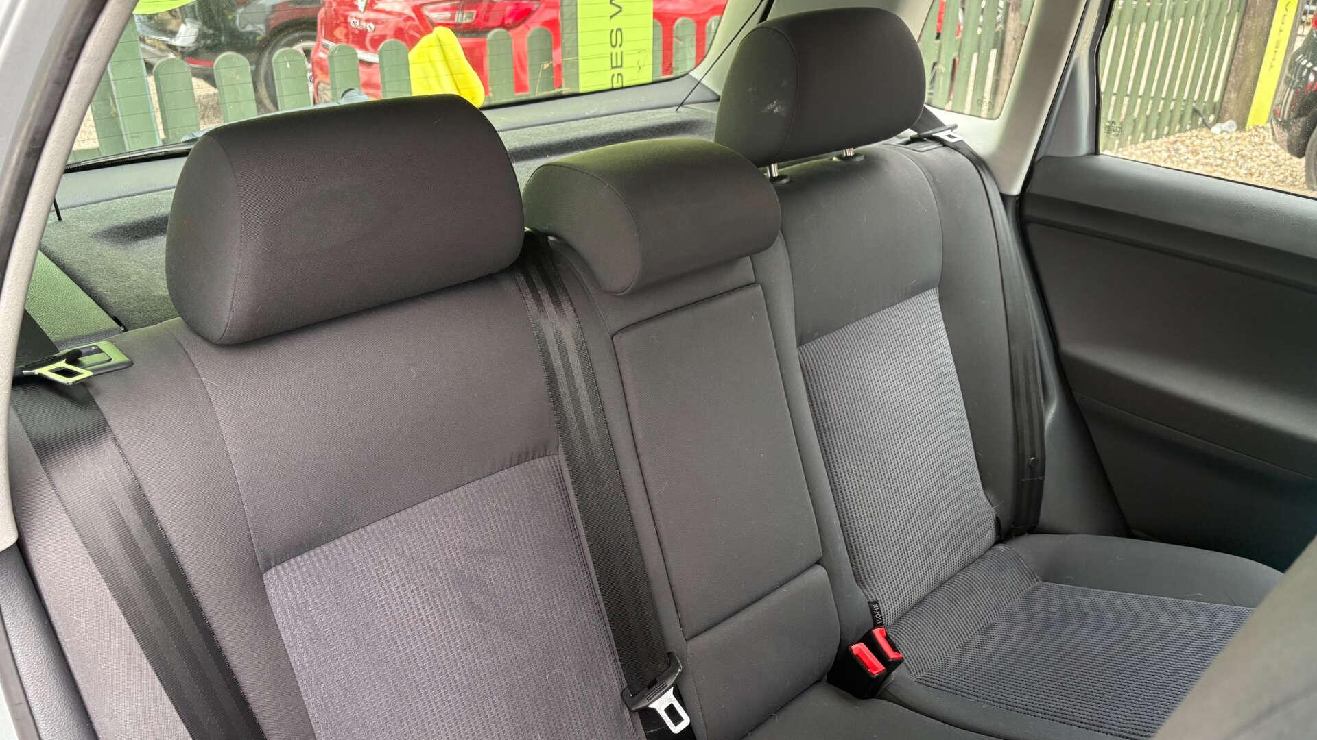 Volkswagen Polo view 8