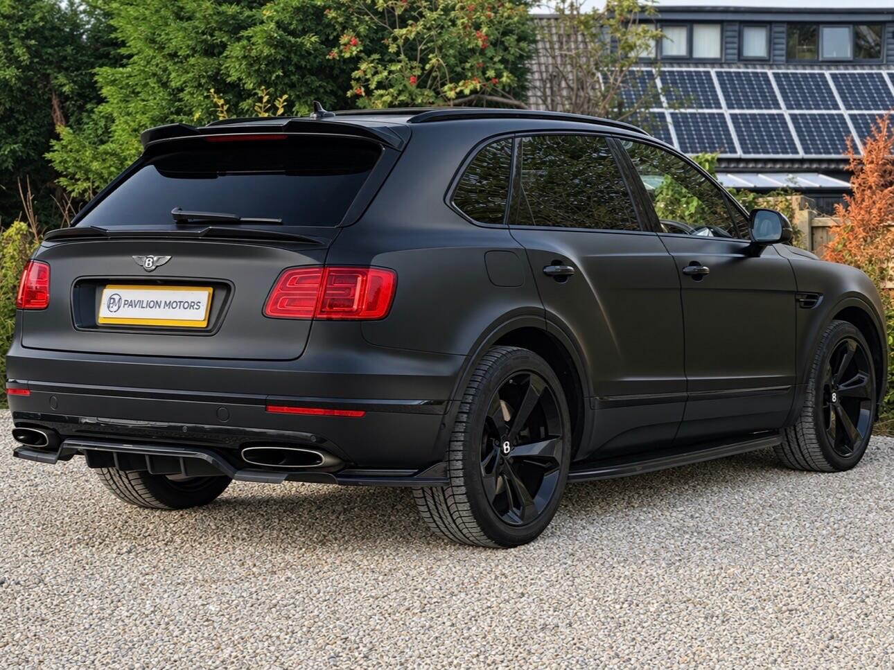 Bentley Bentayga view 13
