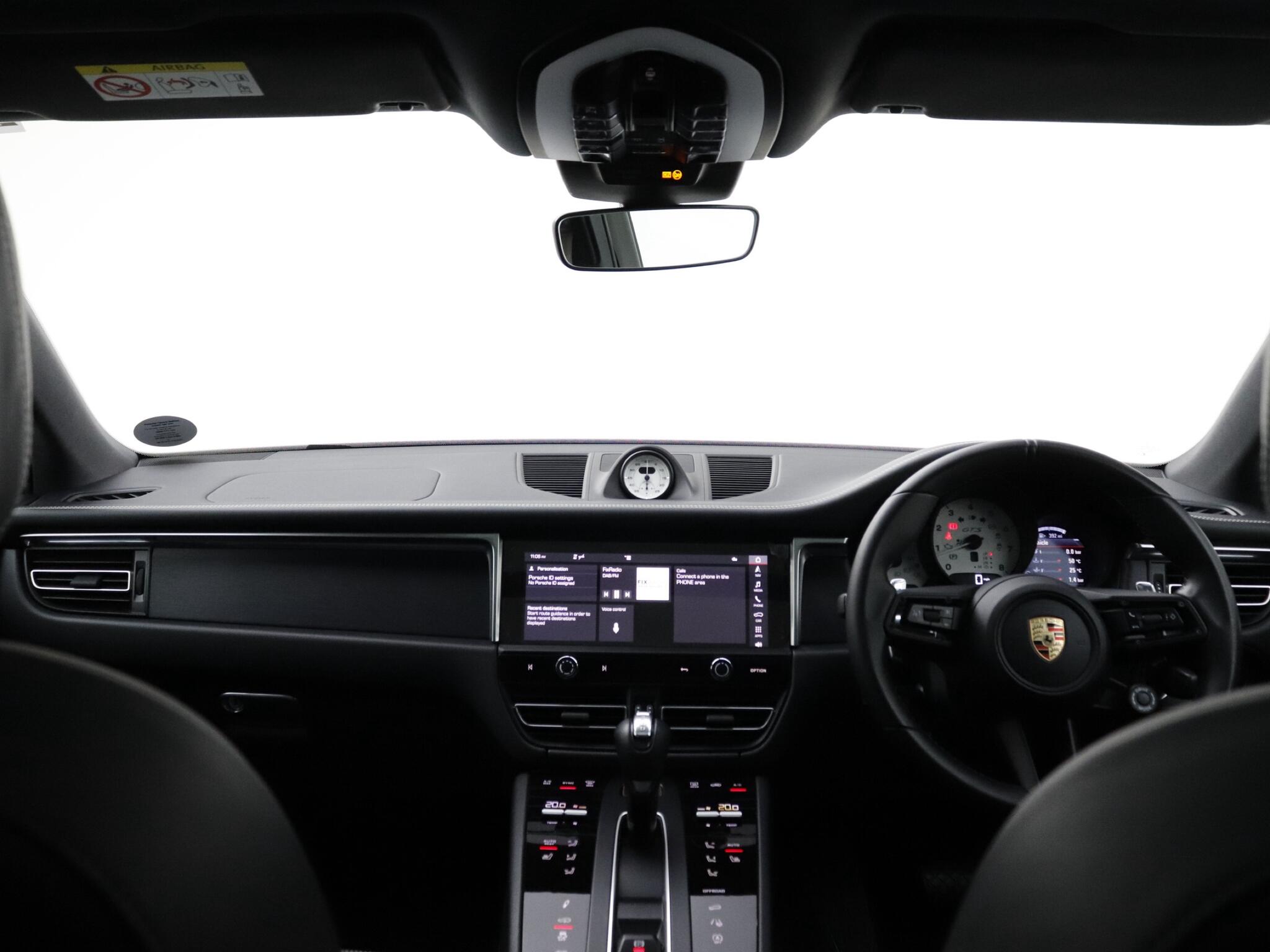 Porsche Macan view 32