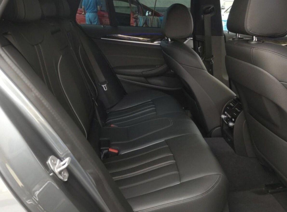 BMW 5 Series view 6