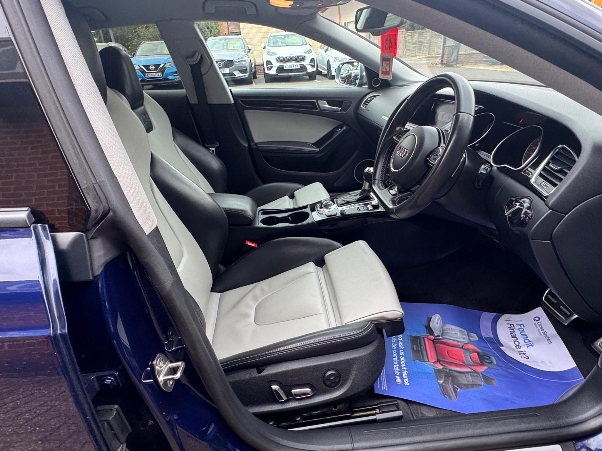 Audi S5 view 12