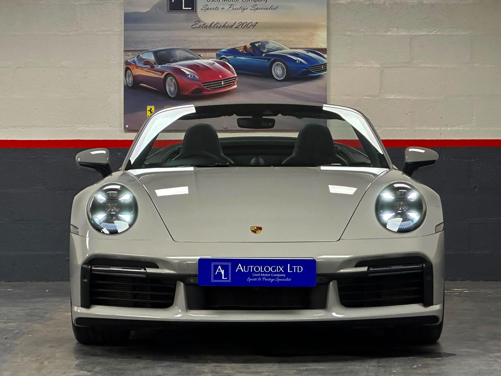 Porsche 911 view 4