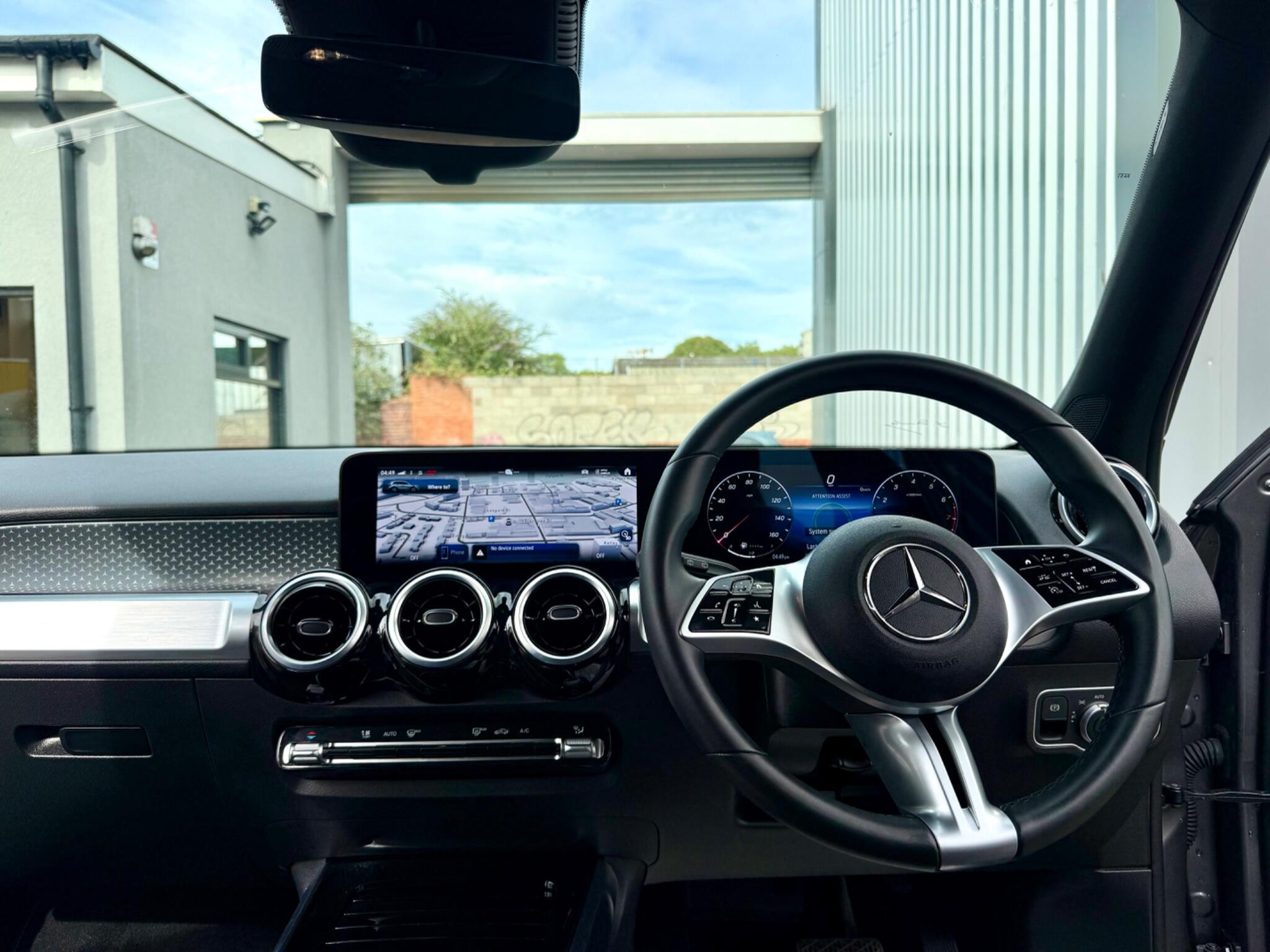 Mercedes-Benz GLB view 9