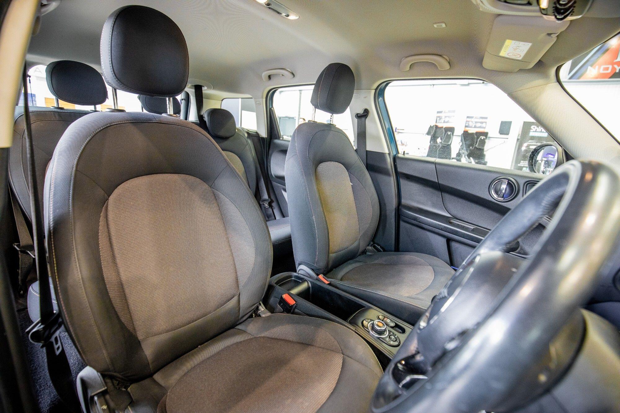 Mini Countryman view 3