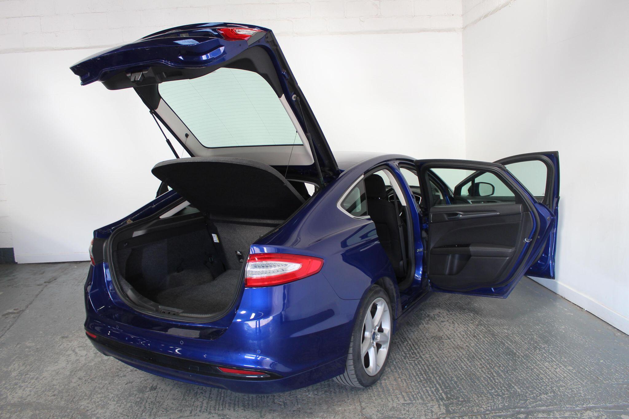Ford Mondeo view 20