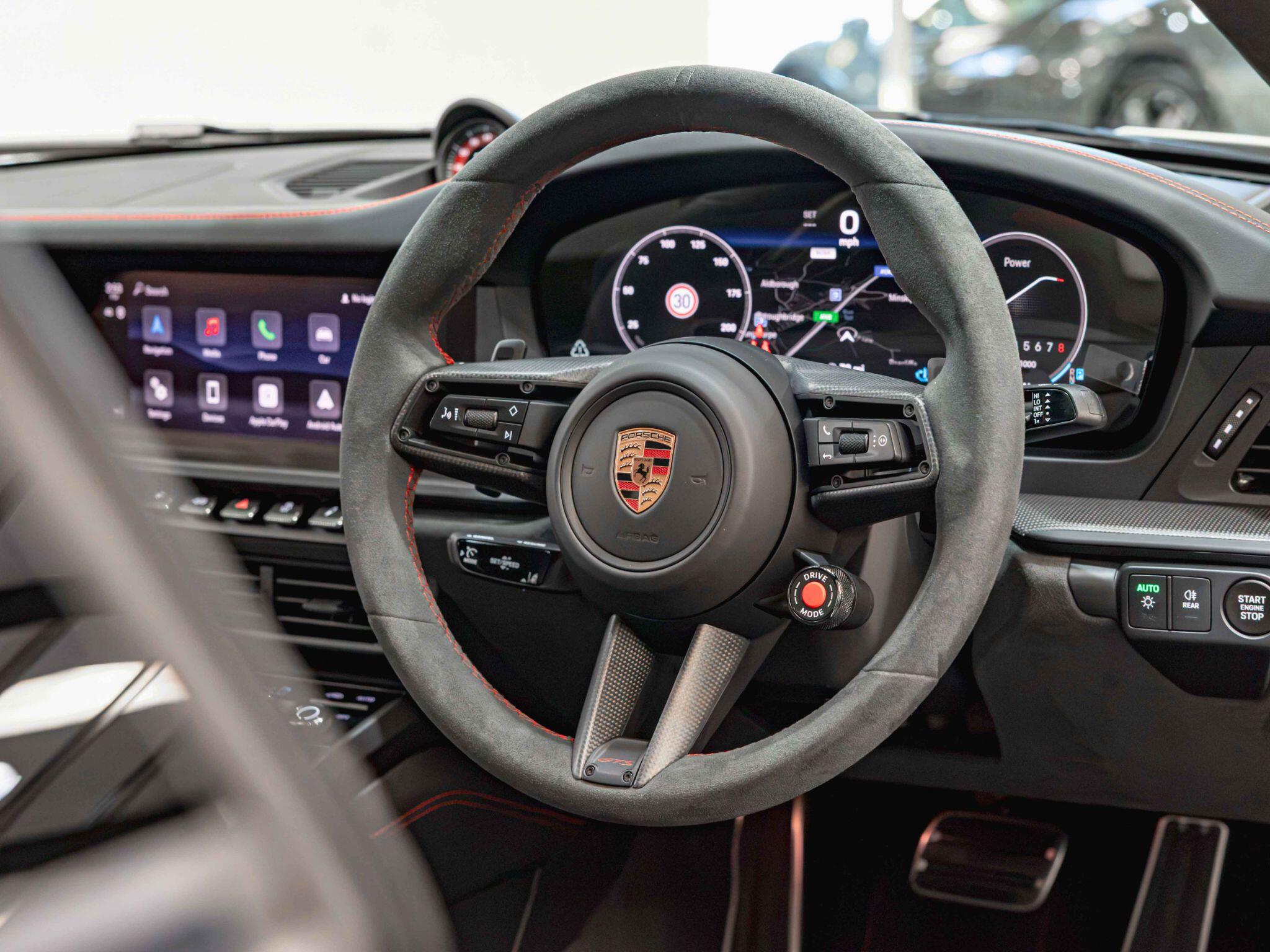 Porsche 911 view 19