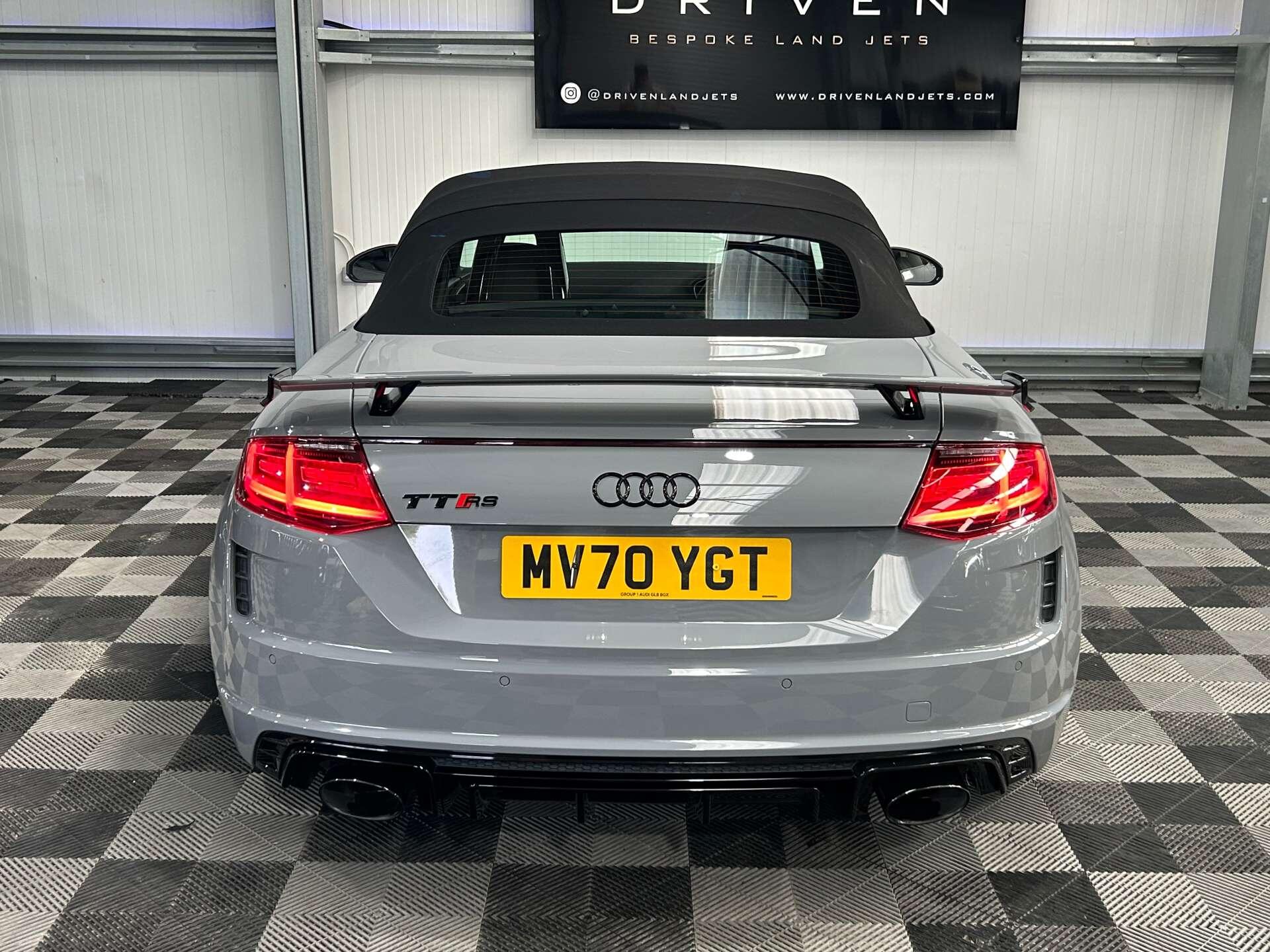 Audi TT RS view 23
