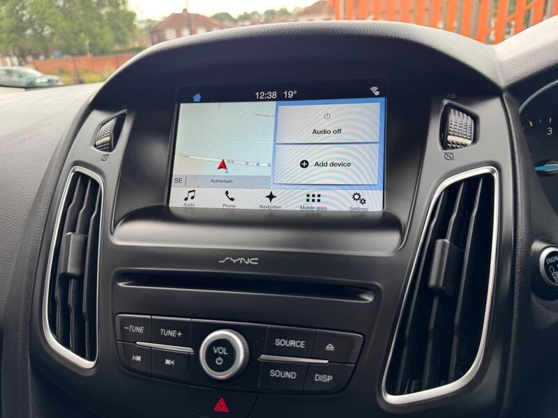 Ford Focus view 20