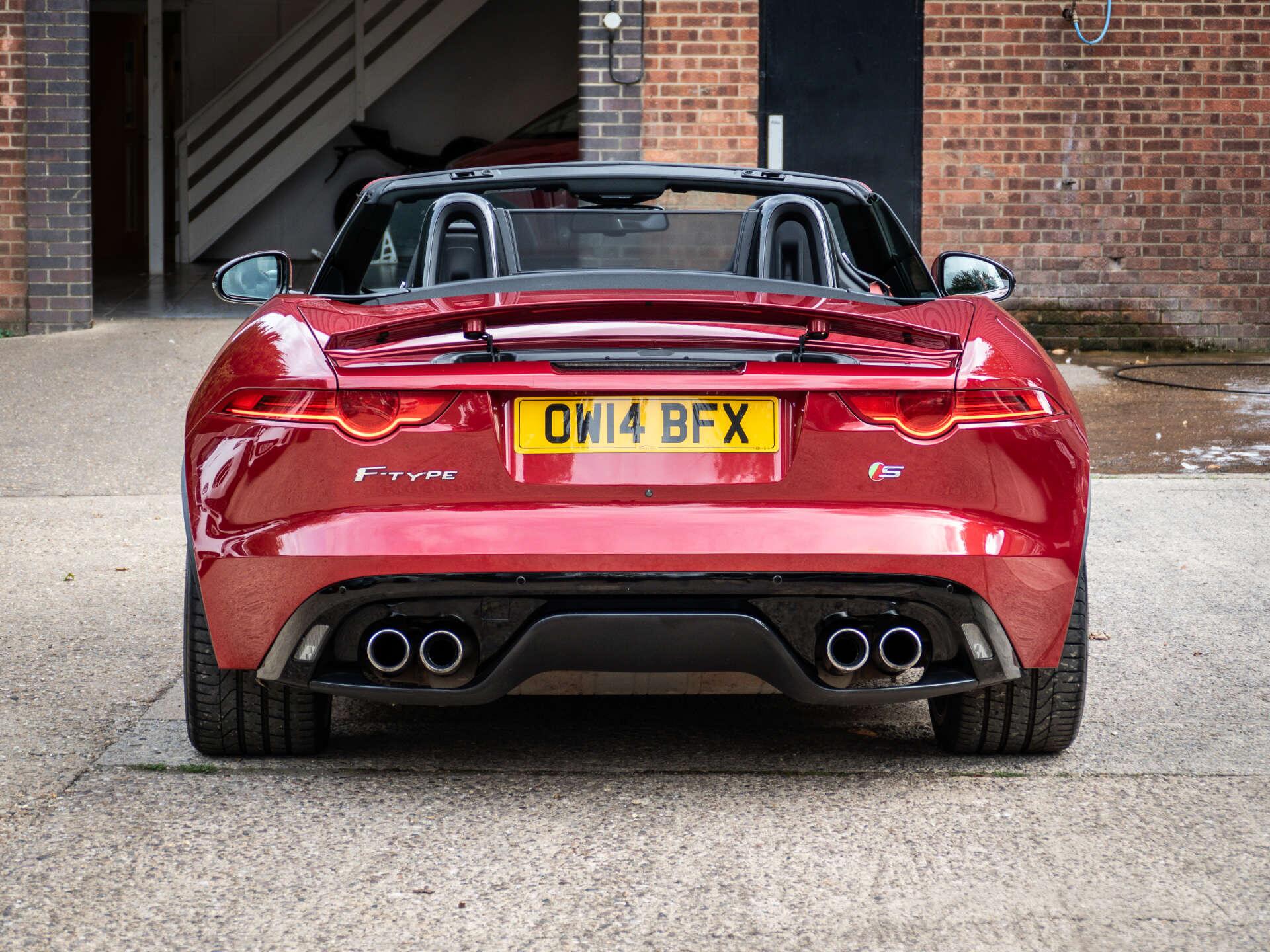 Jaguar F-Type view 16