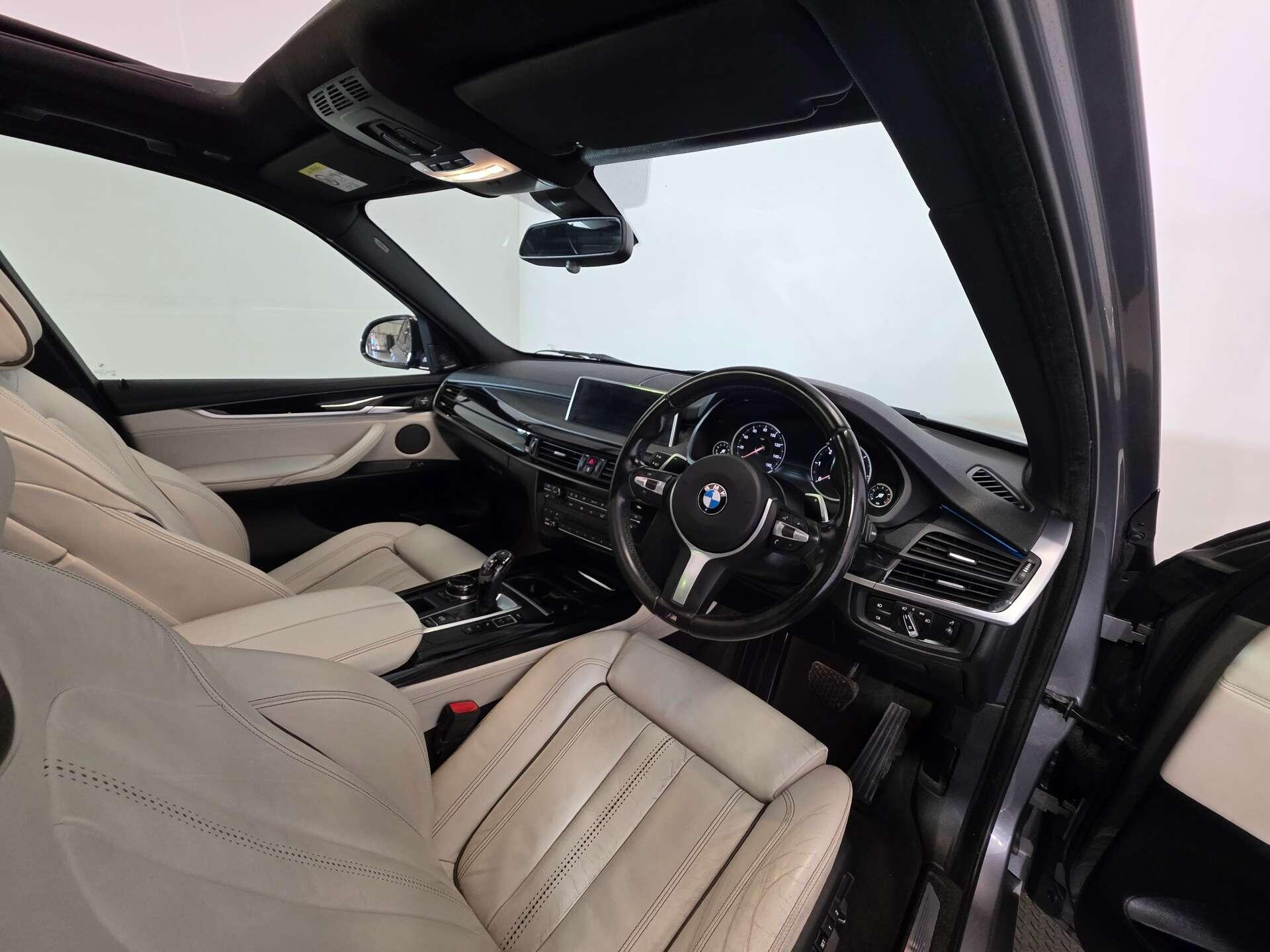 BMW X5 view 10