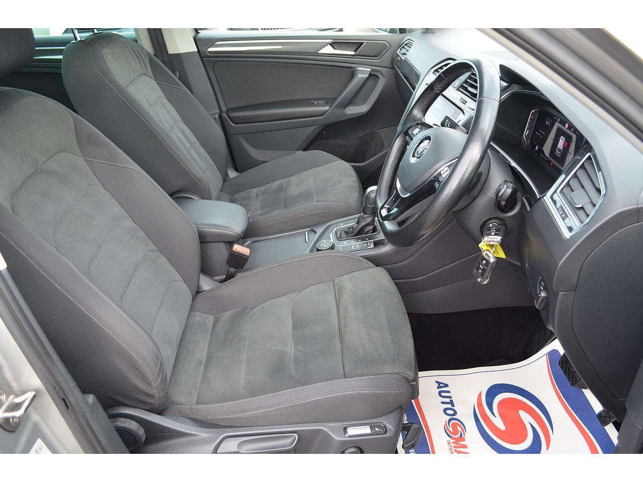 Volkswagen Tiguan view 13