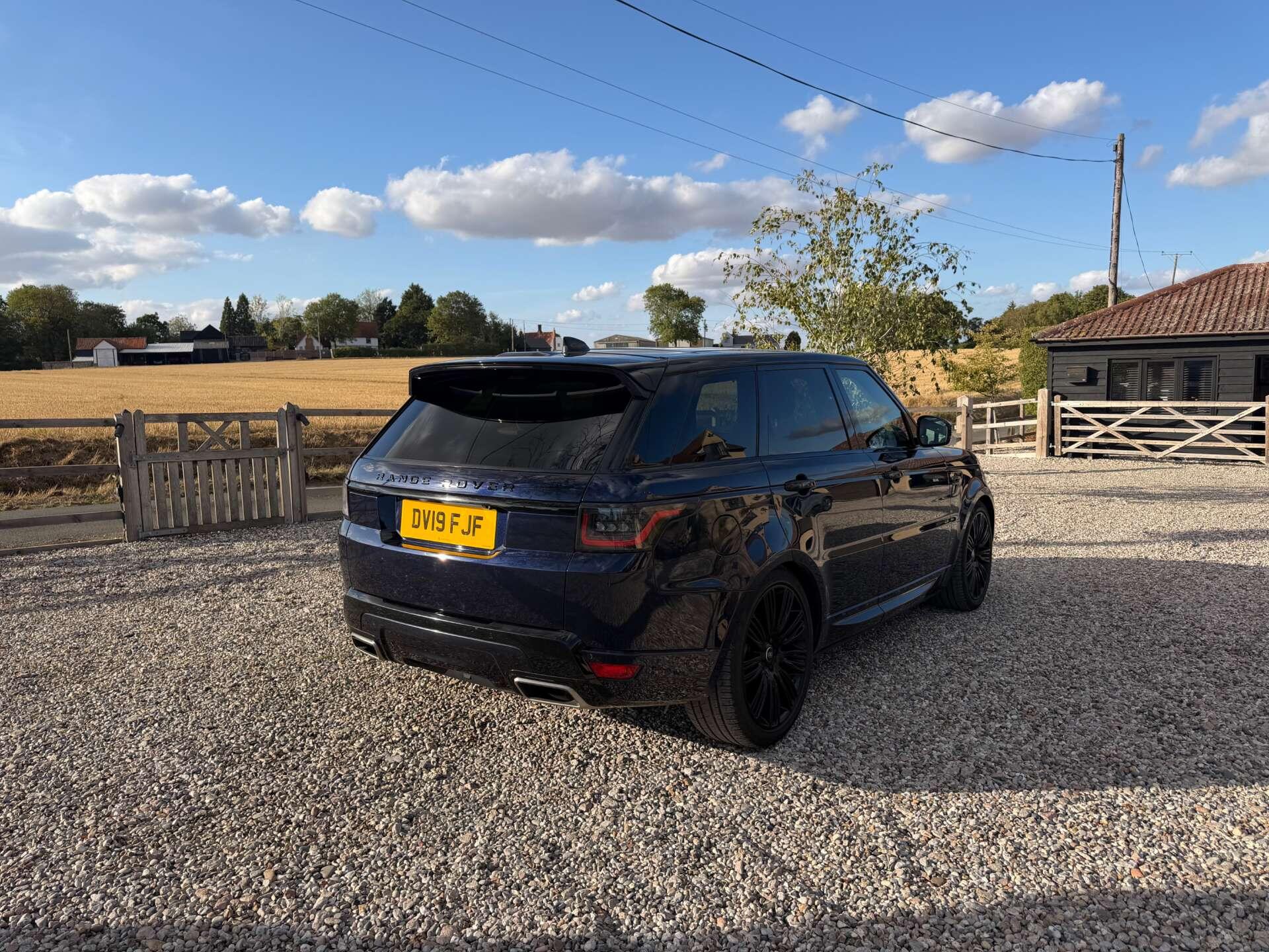 Land Rover Range Rover Sport view 4