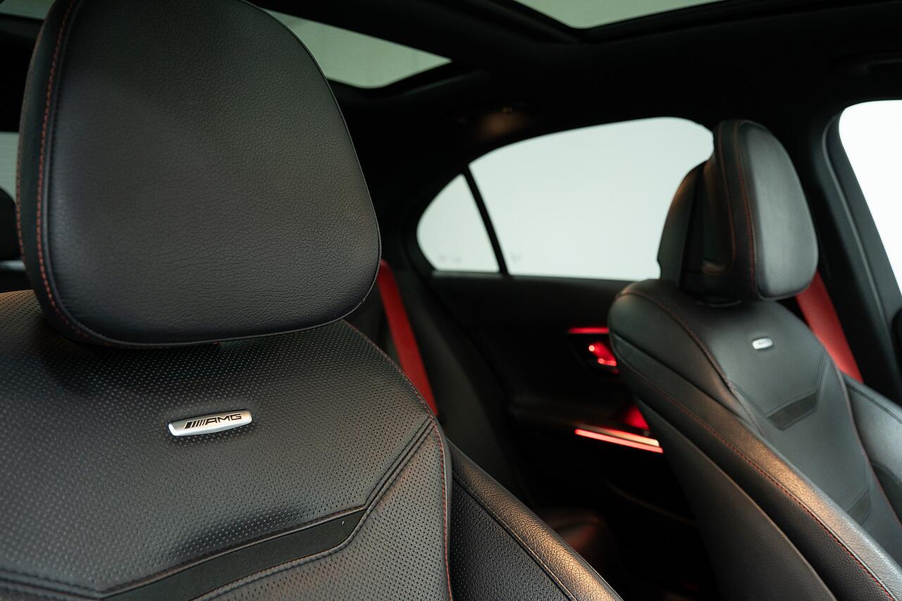 Mercedes-Benz C-Class view 4