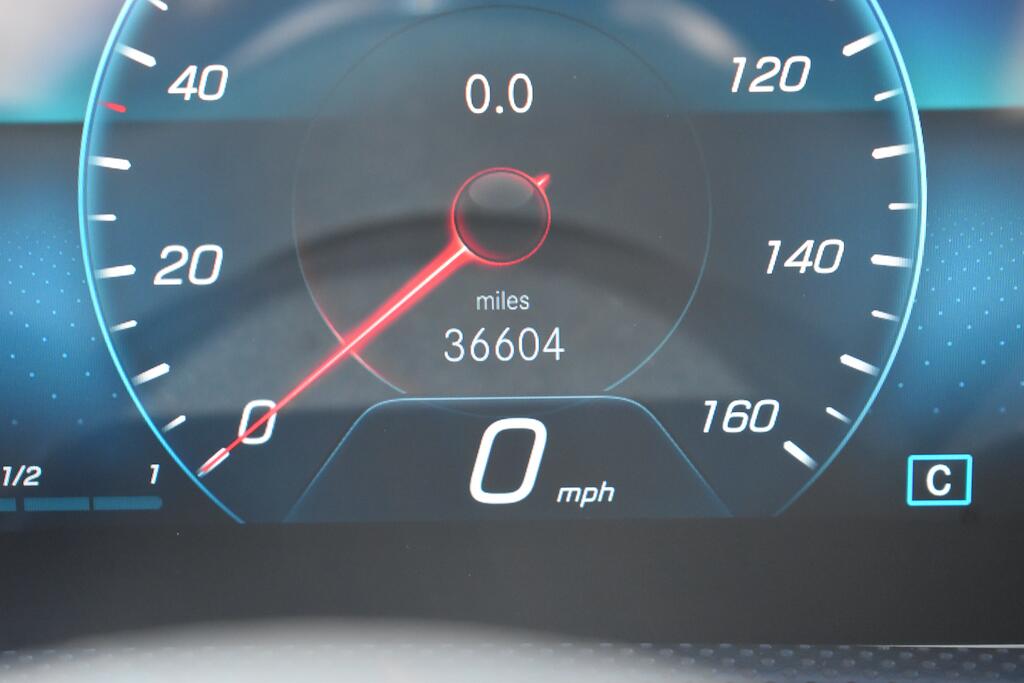 Mercedes-Benz Cla view 11