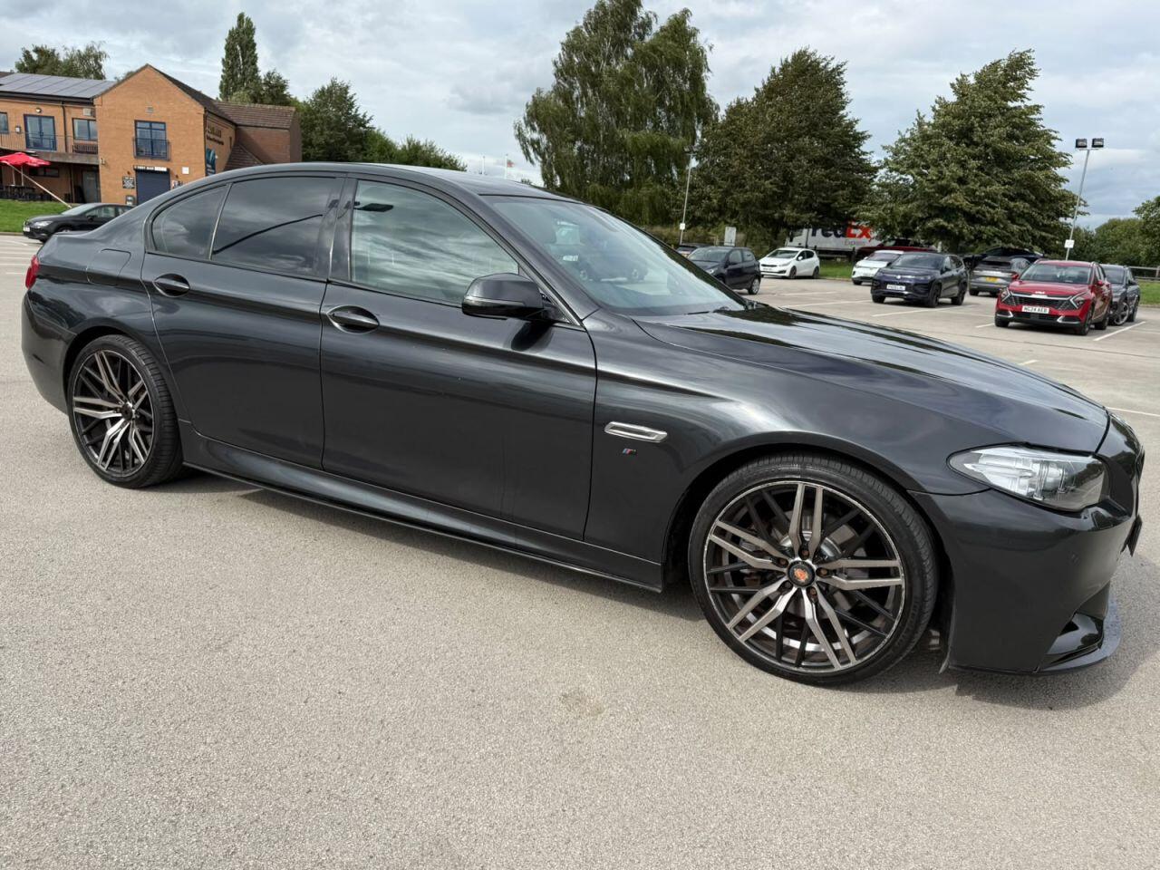 BMW 5 Series view 14