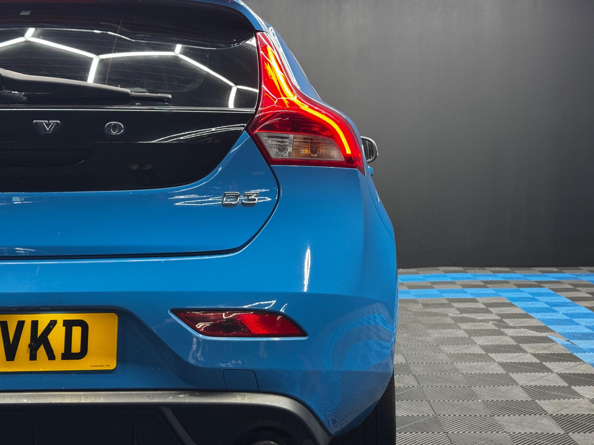 Volvo V40 view 40