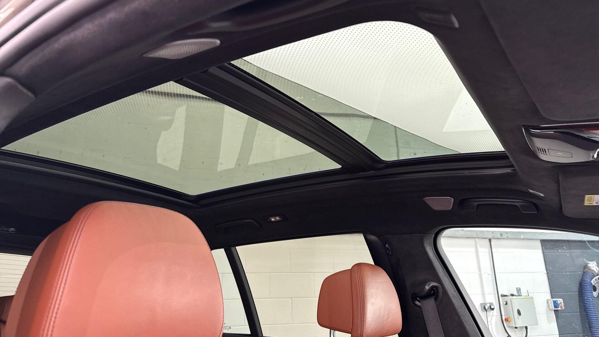 BMW X7 view 22