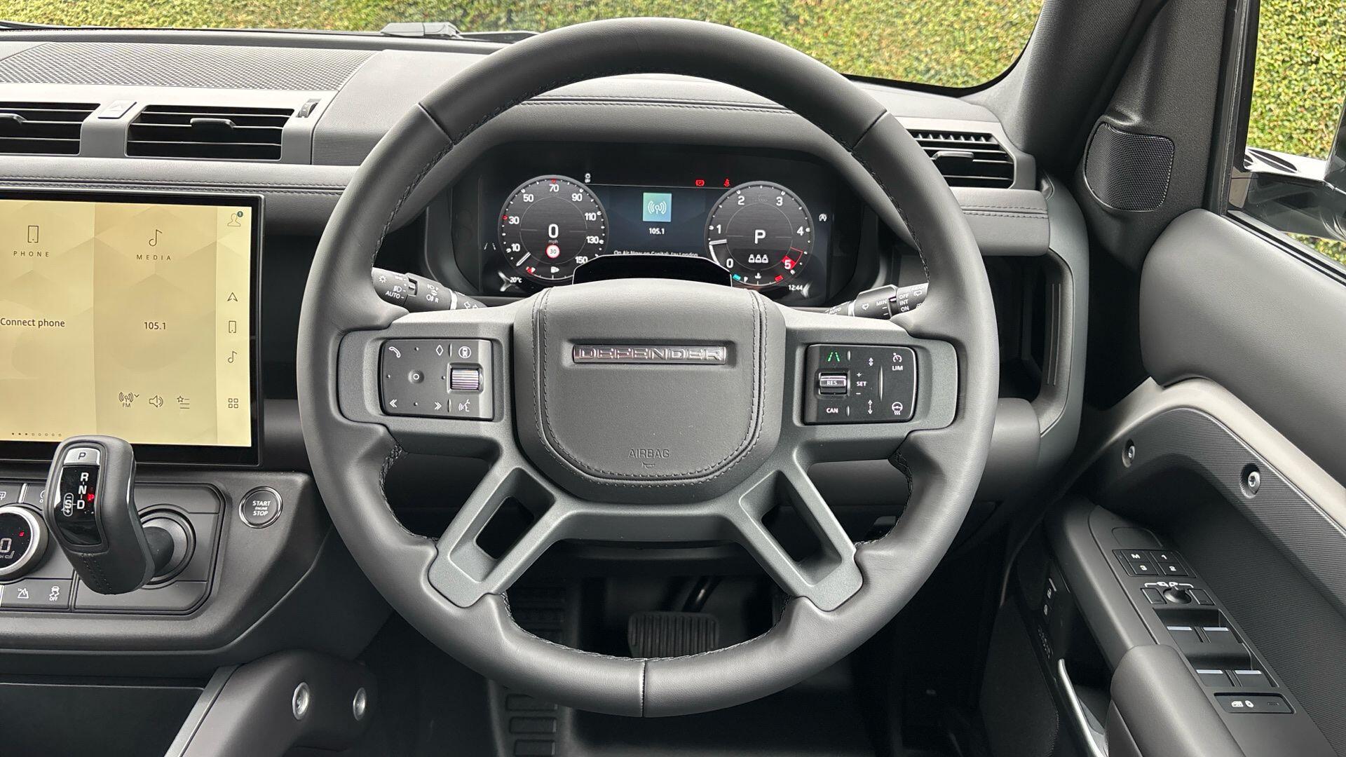 Land Rover Defender view 38