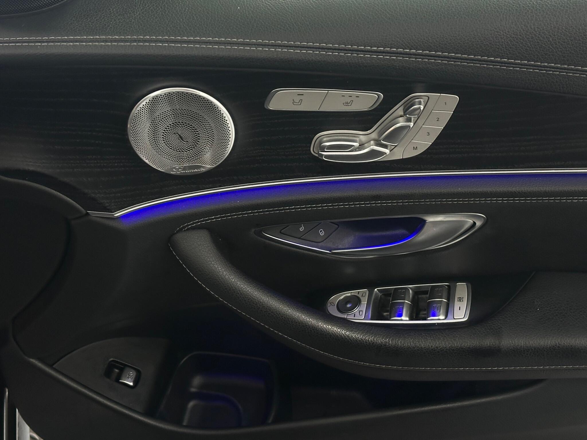 Mercedes-Benz E Class view 19
