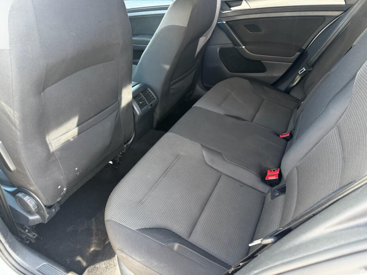 Volkswagen Golf view 38