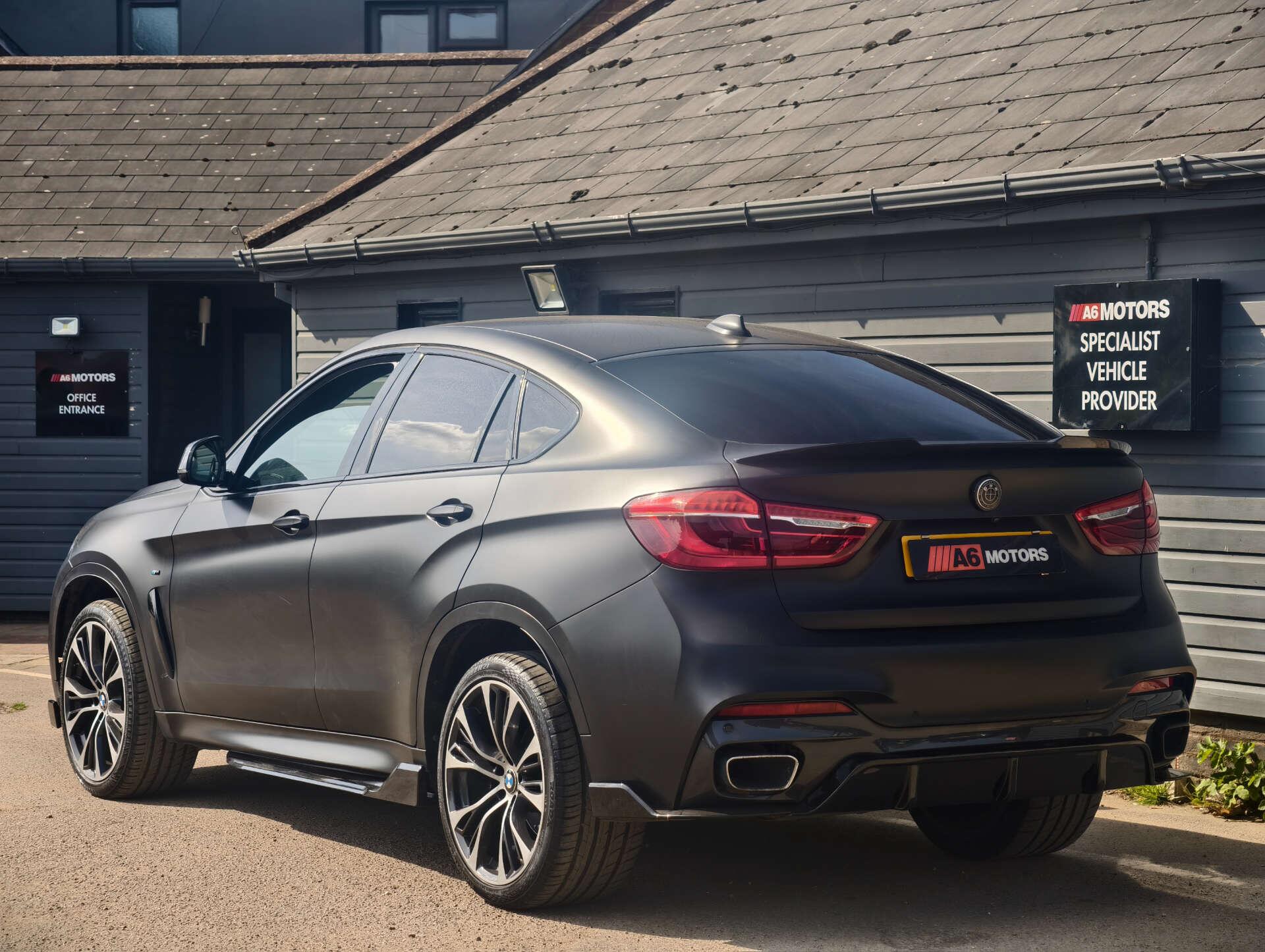 BMW X6 view 13