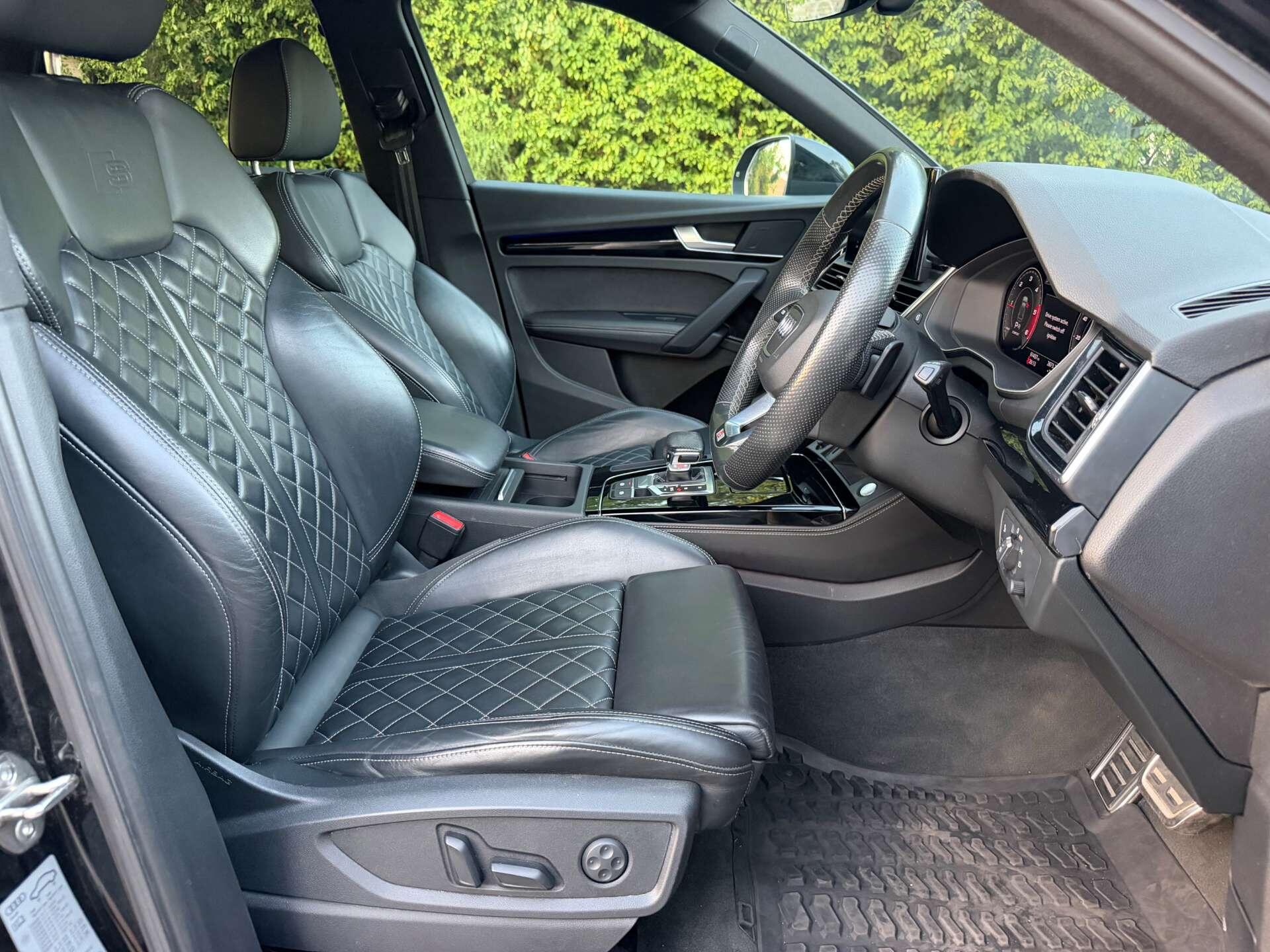 Audi Q5 view 22