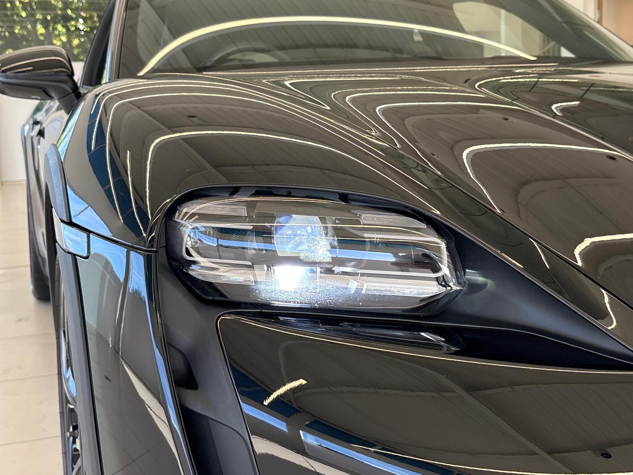 Porsche Taycan view 21