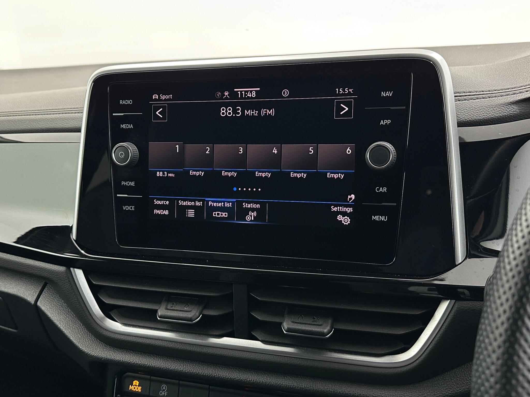 Volkswagen T-Roc view 26